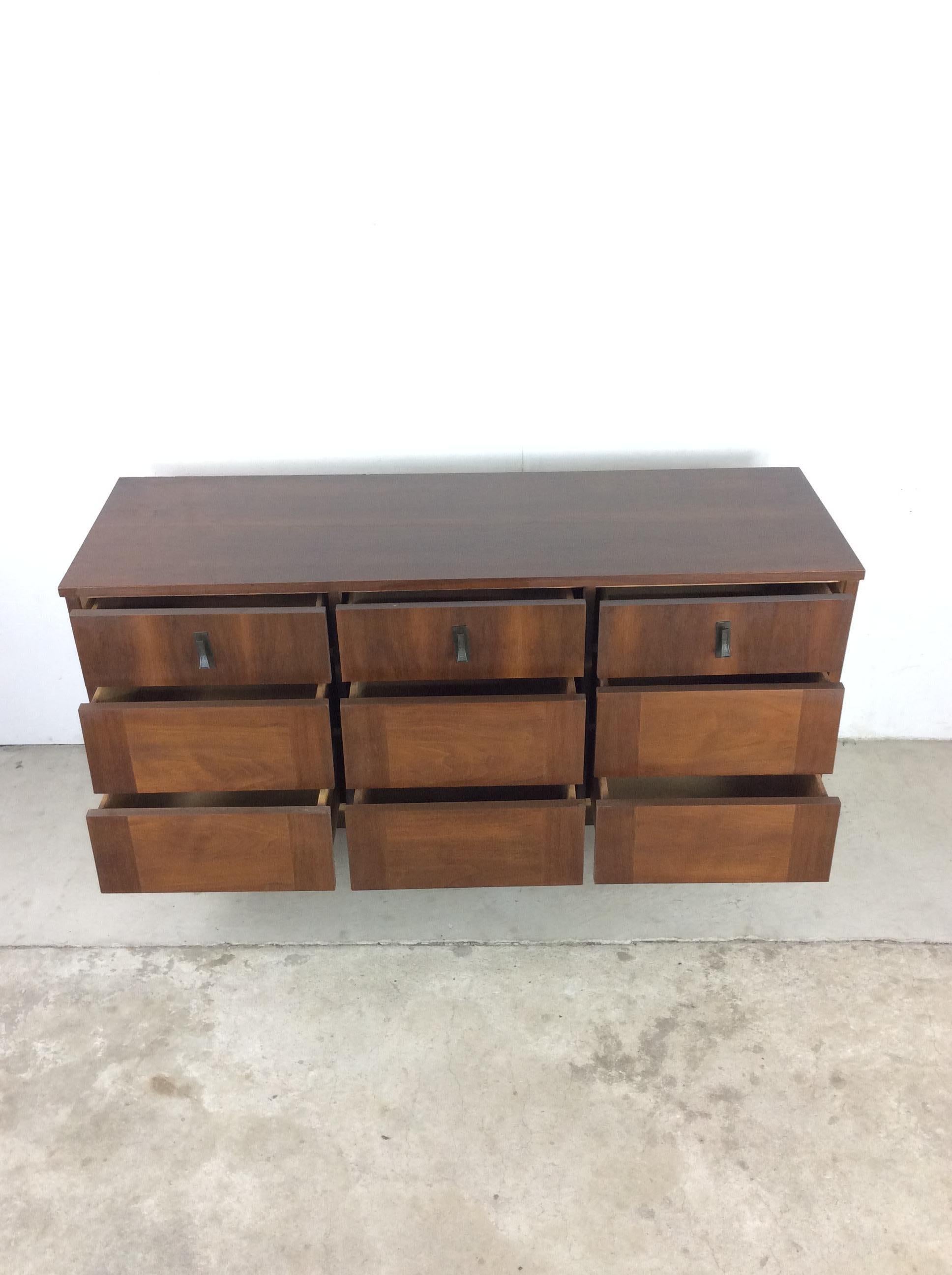 Mid-Century Modern Lowboy Dresser with 9 Drawers and Brass Hardware In Good Condition In Freehold, NJ