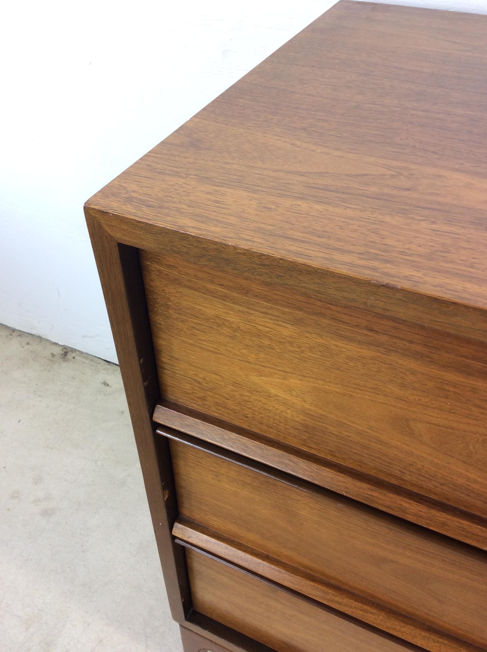 Americano Mid Century Modern Lowboy Dresser with 9 Drawers in vendita