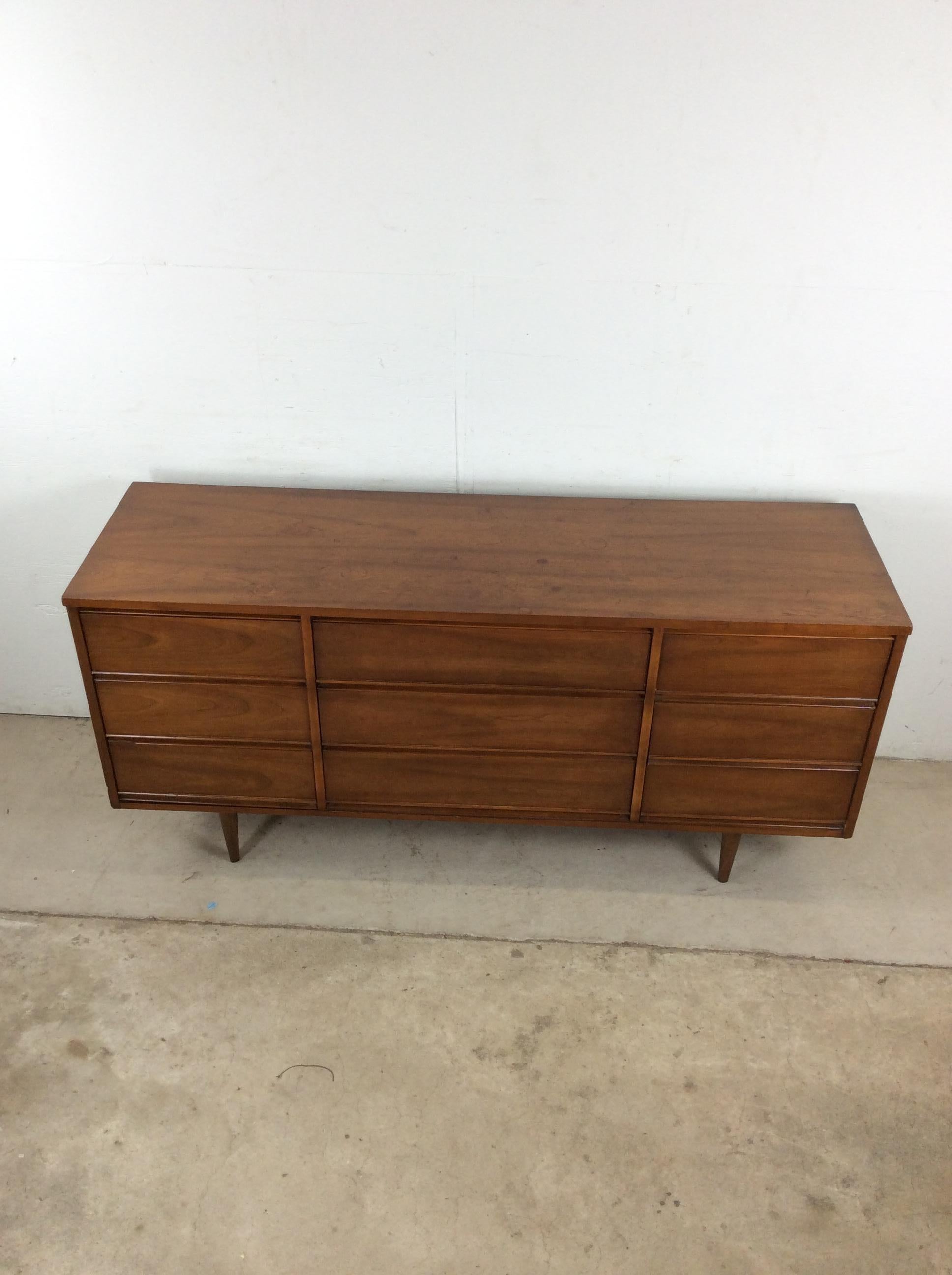 Americano Comò Lowboy moderno del Mid Century con 9 cassetti in vendita