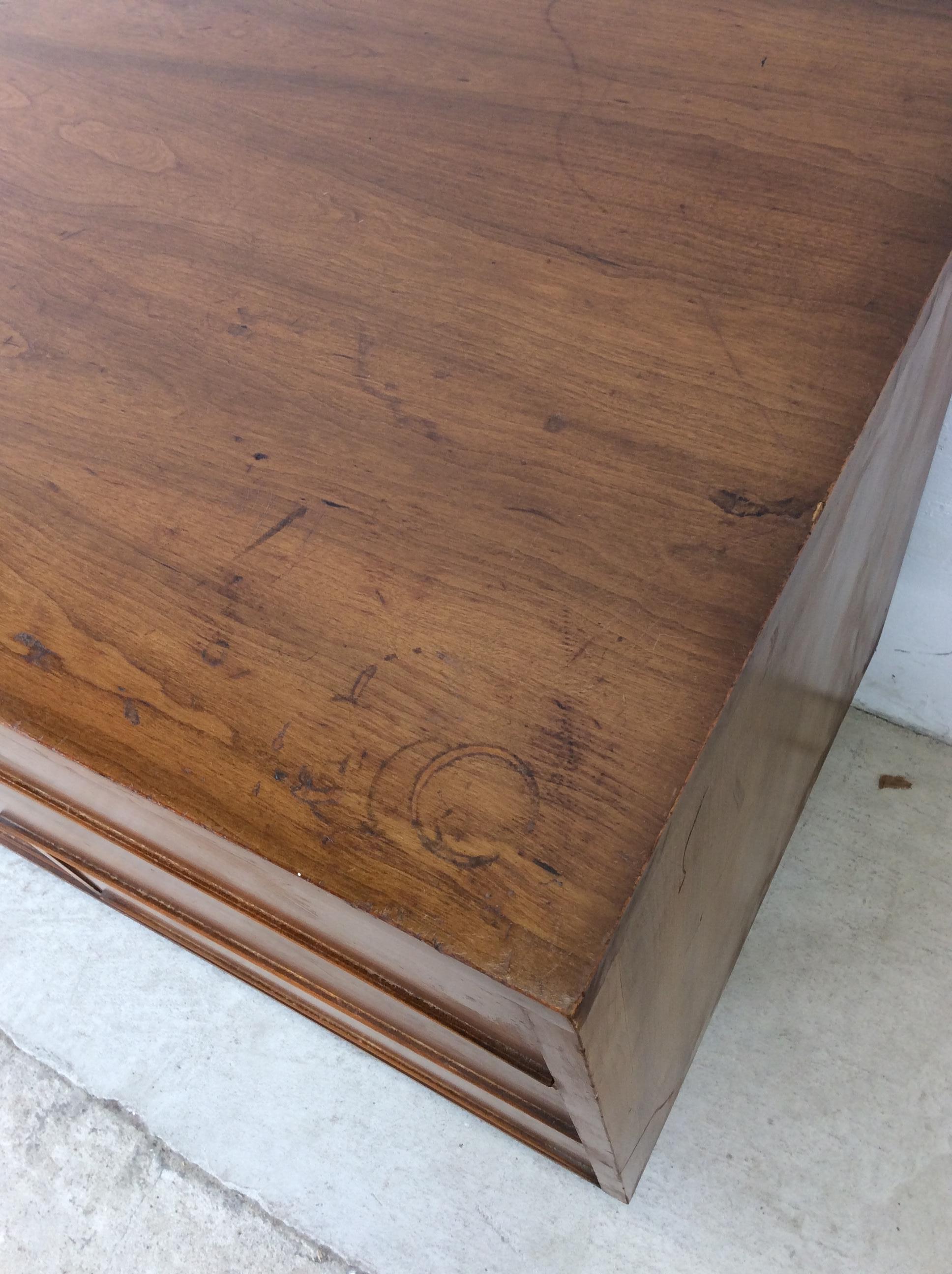 Noce Comò Lowboy moderno del Mid Century con 9 cassetti in vendita