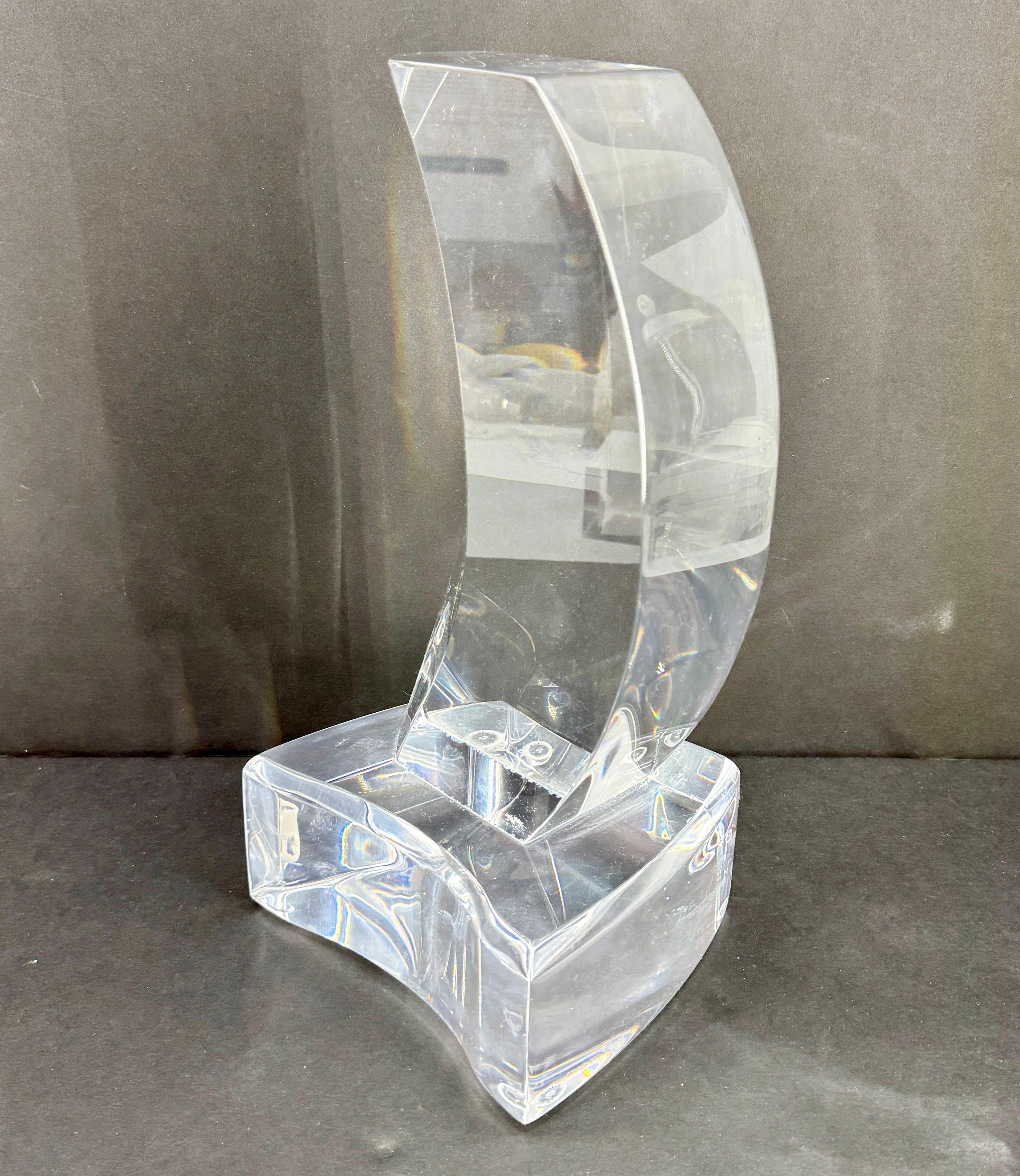 Sculpture de table abstraite en lucite moderne du milieu du siècle dernier  en vente 3