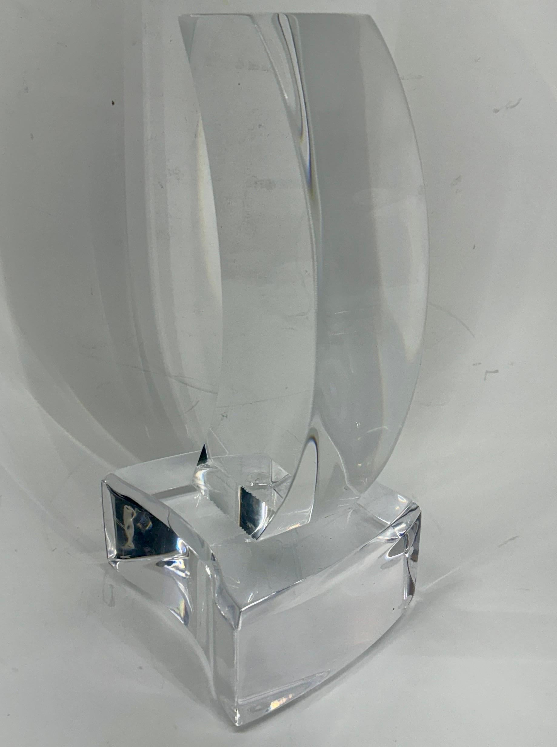 Sculpture de table abstraite en lucite moderne du milieu du siècle dernier  en vente 1