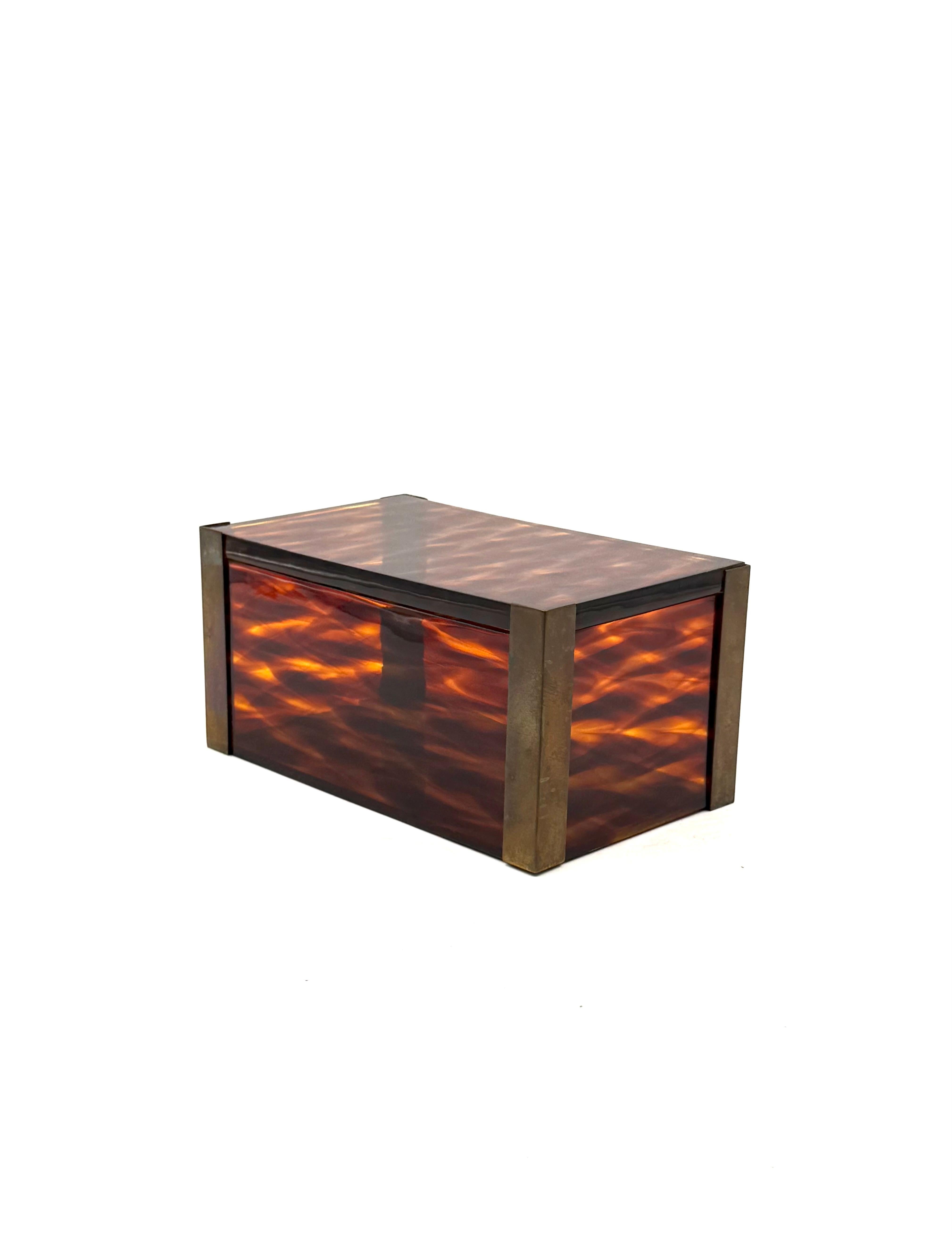 Mid-Century Modern Boîte à bijoux en lucite et laiton, Italie 1970 en vente