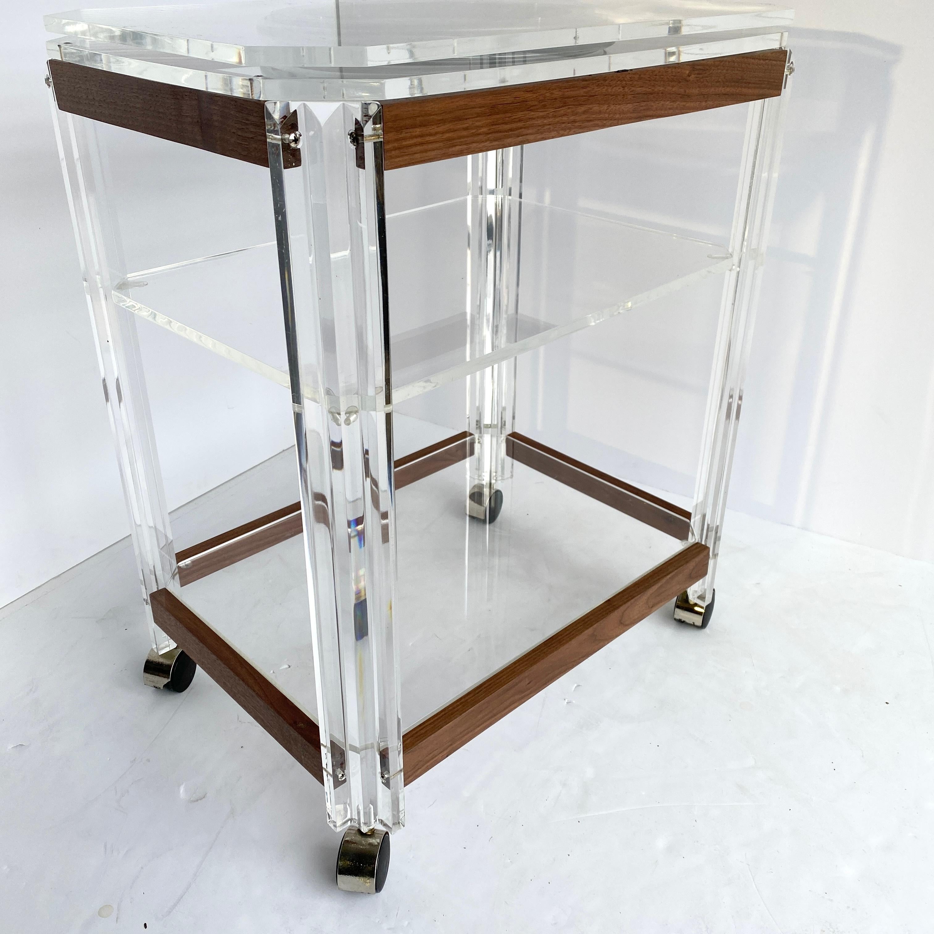 Mid-Century Modern Lucite and Cherry Wood Bar Cart Trolley In Good Condition In Haddonfield, NJ
