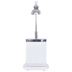Lampe de table moderne du milieu du siècle en lucite et chrome, États-Unis, 1970