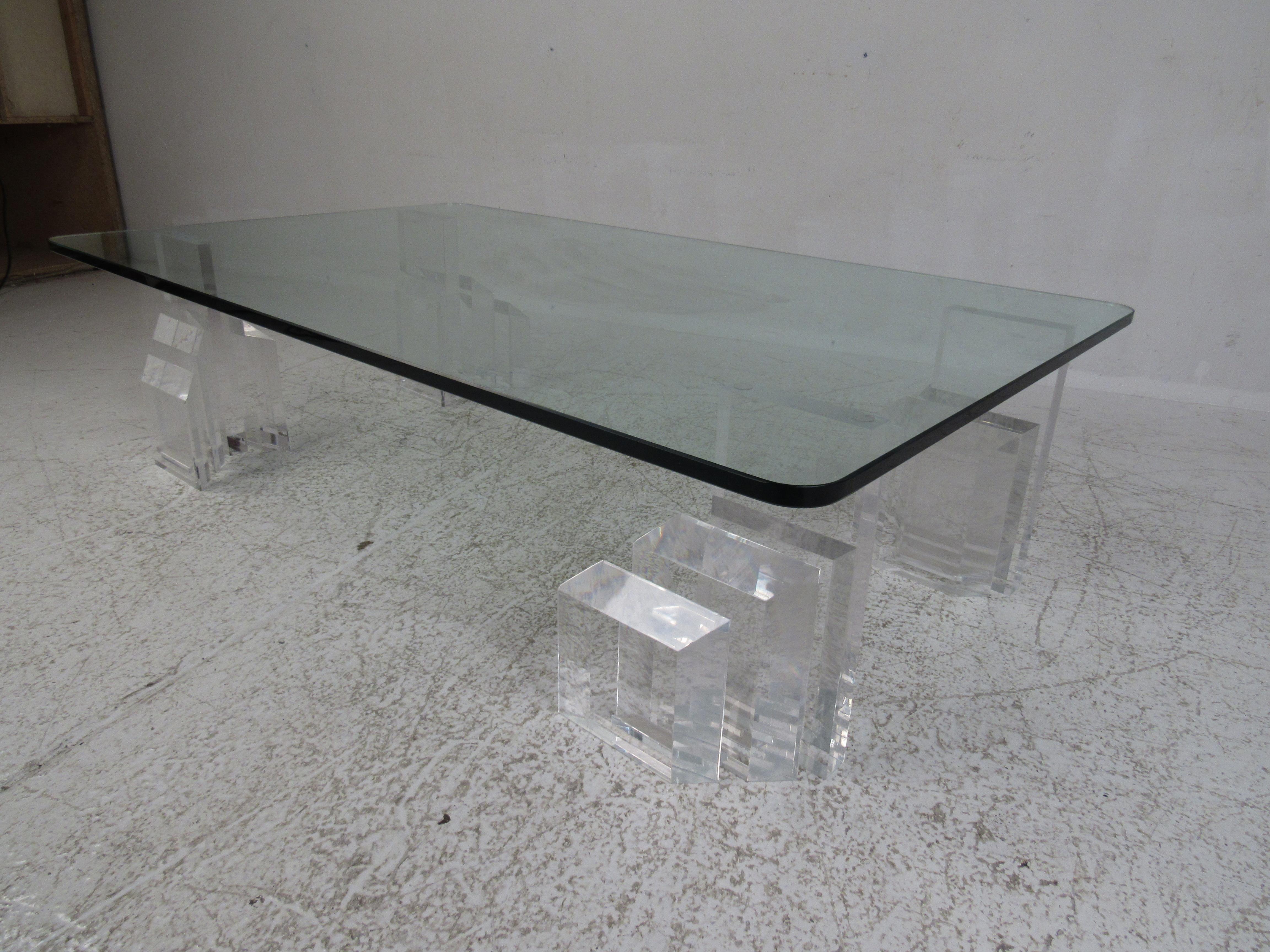 Late 20th Century Mid-Century Modern Lucite and Glass Coffee Table For Sale