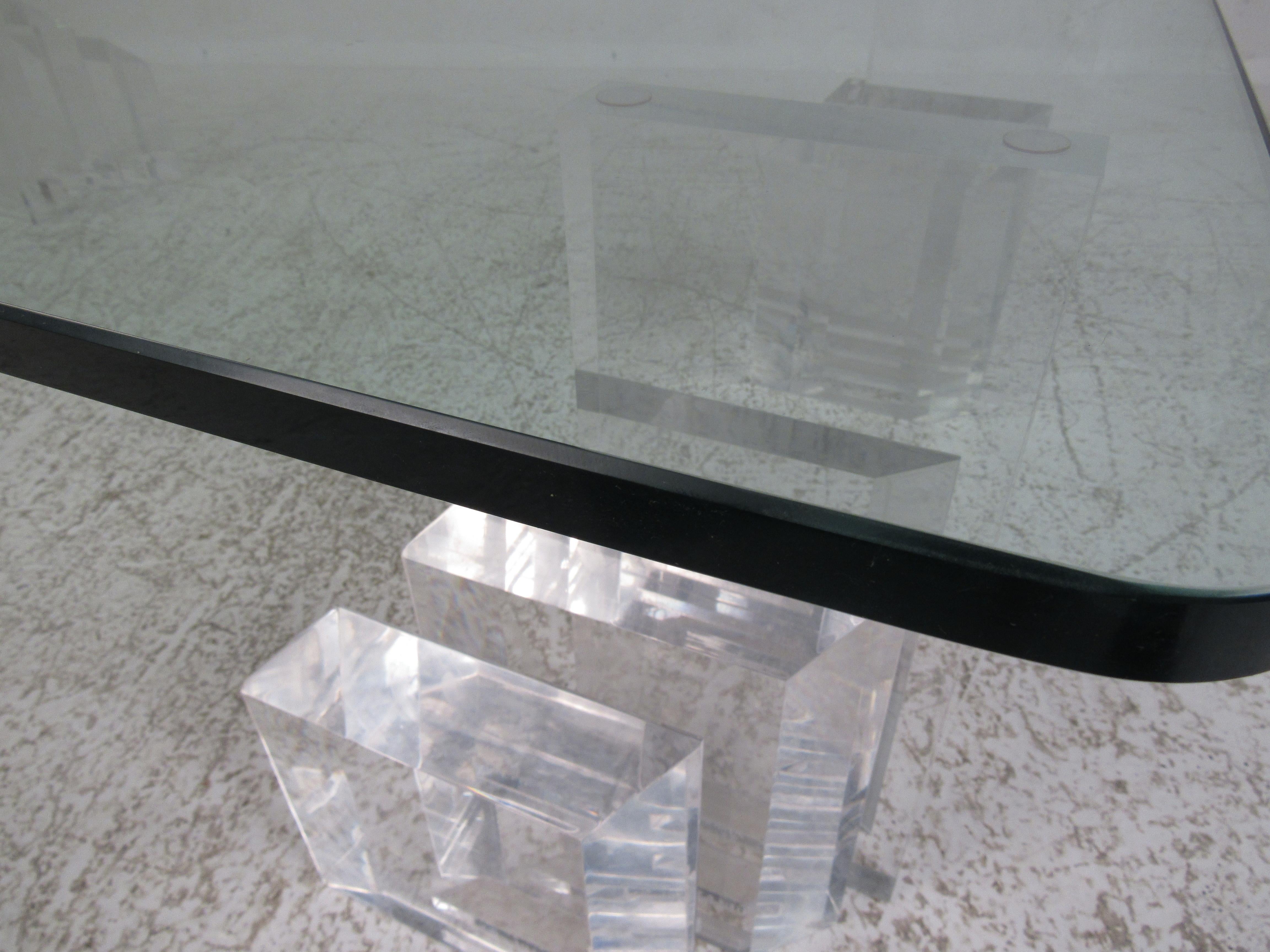 Mid-Century Modern Lucite and Glass Coffee Table For Sale 2