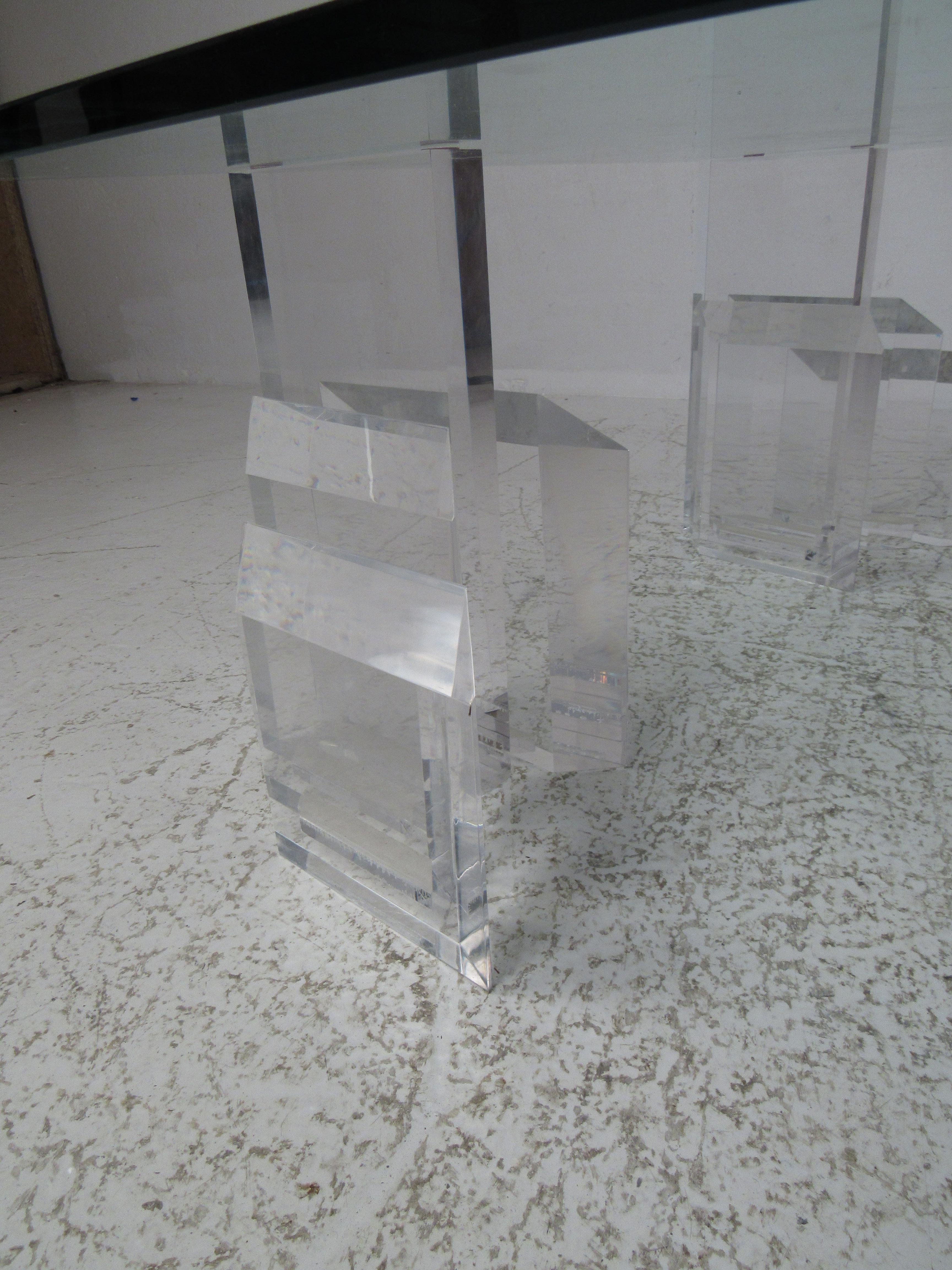 Mid-Century Modern Lucite and Glass Coffee Table For Sale 4