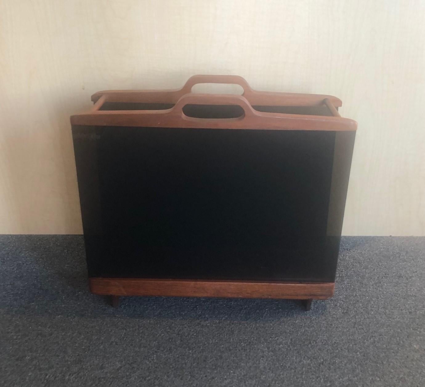 Mid-Century Modern Lucite and Teak Magazine Rack by Ernest Sohn In Good Condition For Sale In San Diego, CA