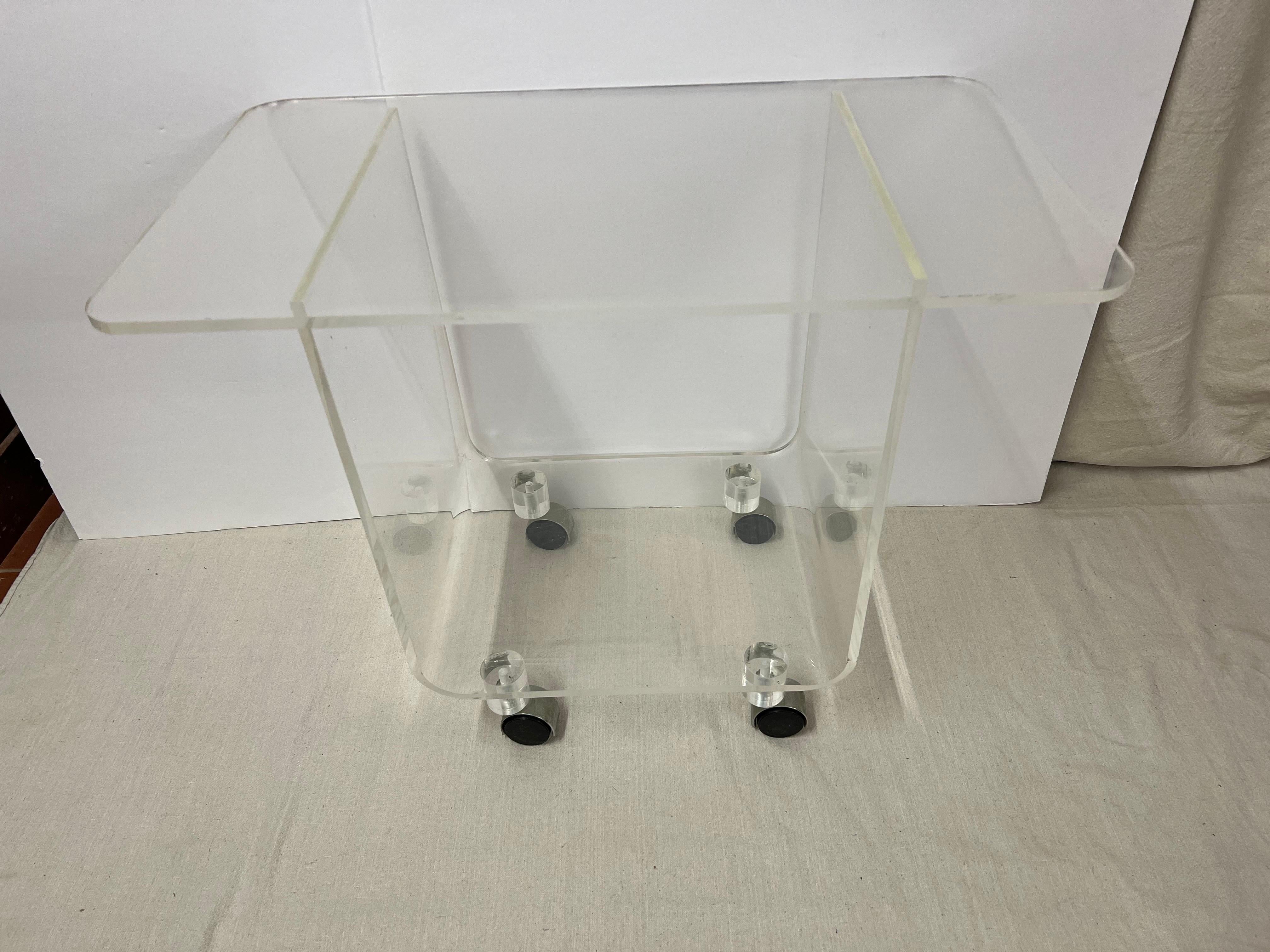 Metal Mid-Century Modern Lucite Stand or Cart For Sale