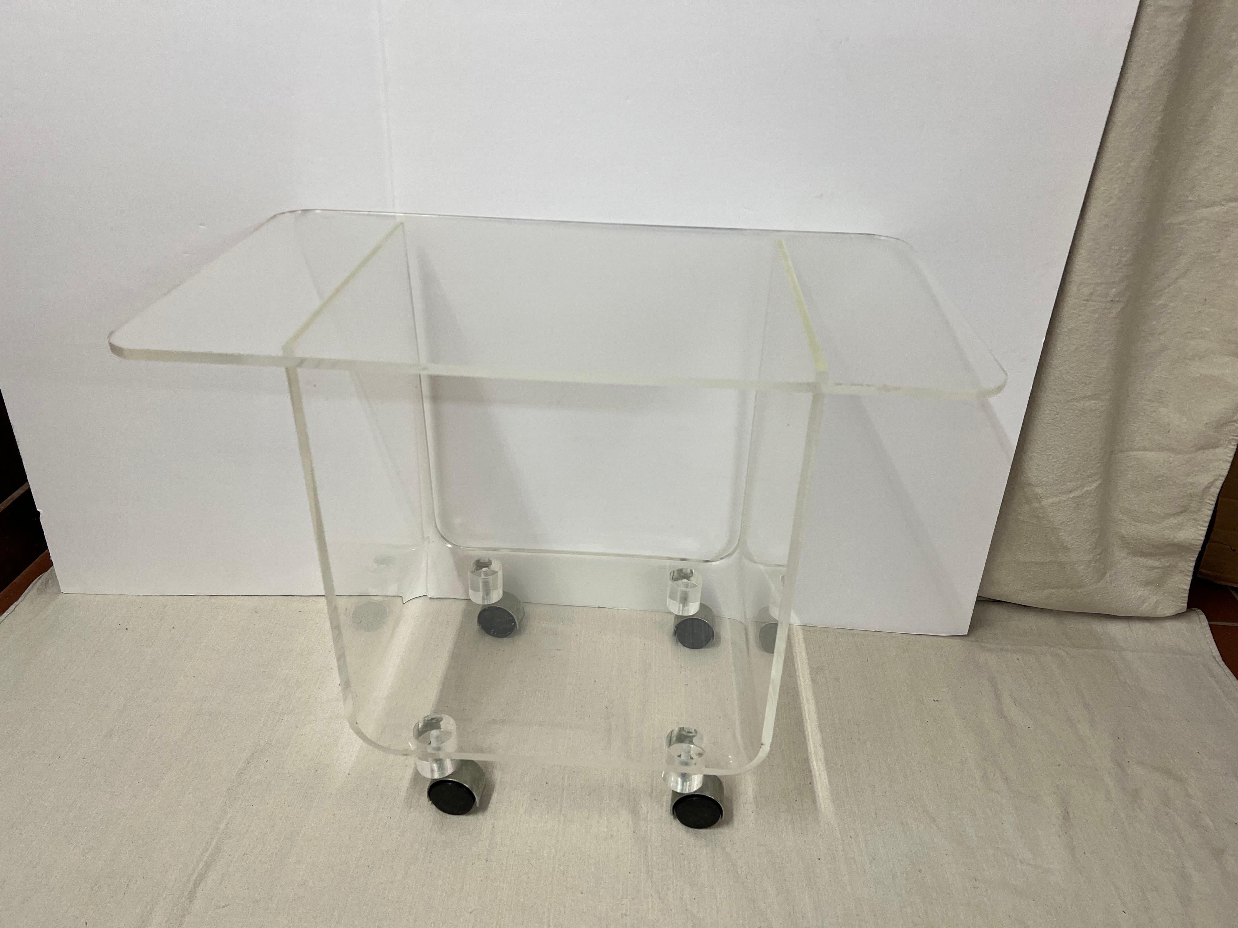 Mid-Century Modern Lucite Stand or Cart 3