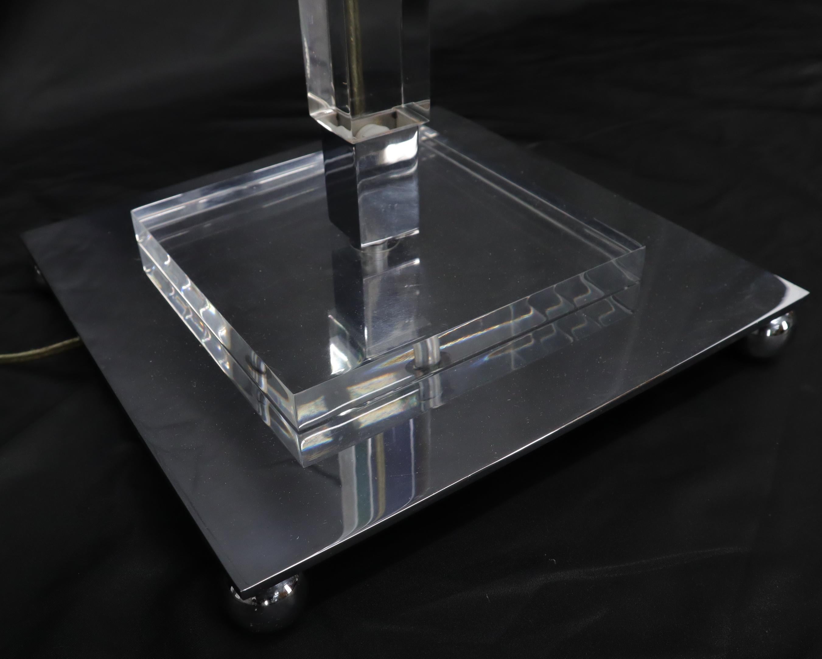 Lampadaire réglable en lucite mi-siècle moderne, base en lucite en vente 1