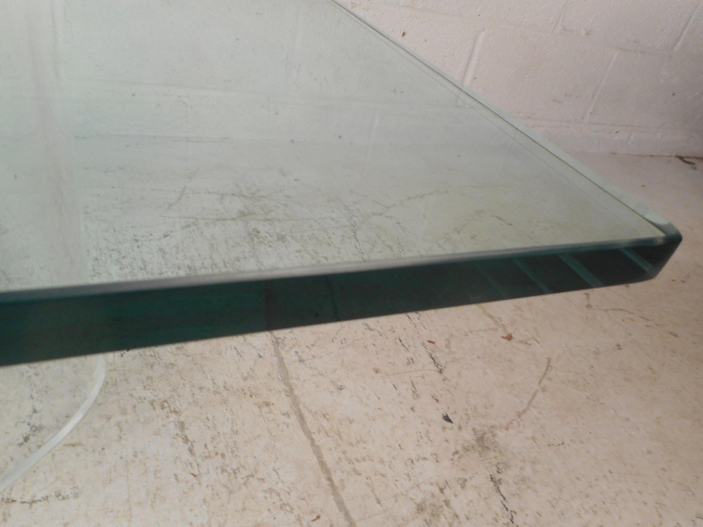 Mid-Century Modern Lucite Coffee Table with a Glass Top For Sale 1