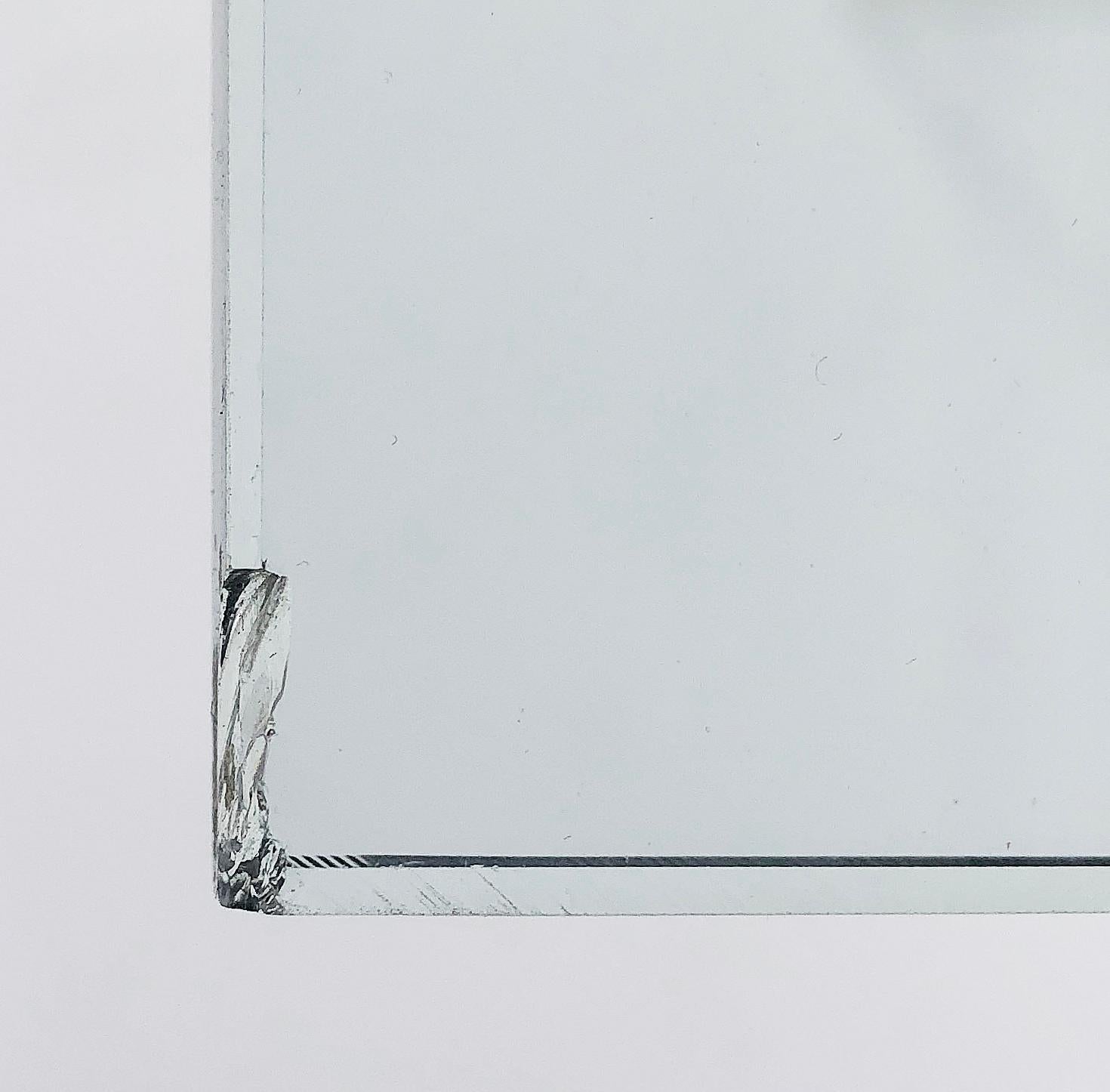 Verre Table basse en lucite mi-siècle moderne avec plateau en verre, vers 1970 en vente