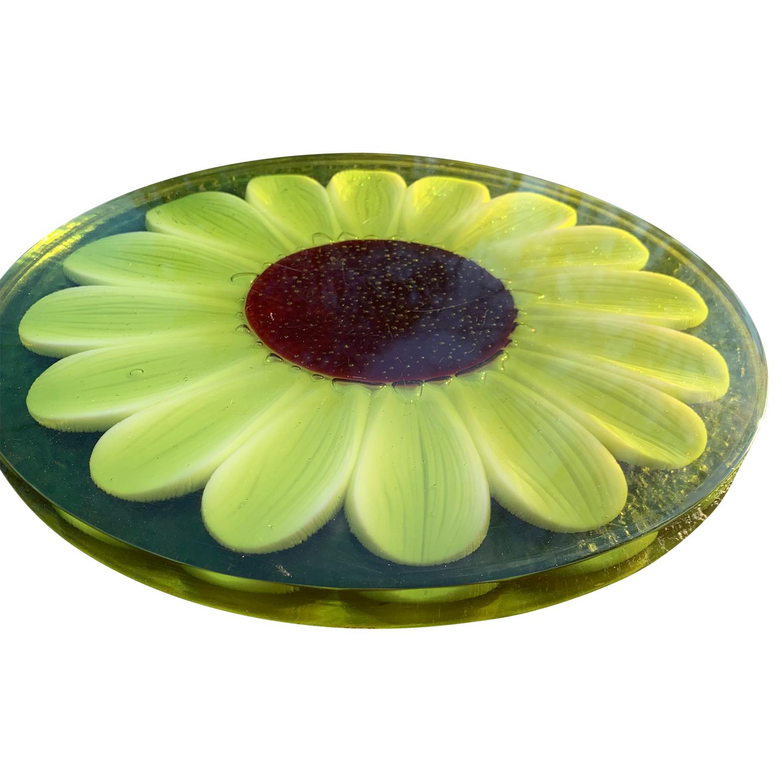 American Mid-Century Modern Lucite Cutting Board With Green Marguerite Daisy Flower Decor