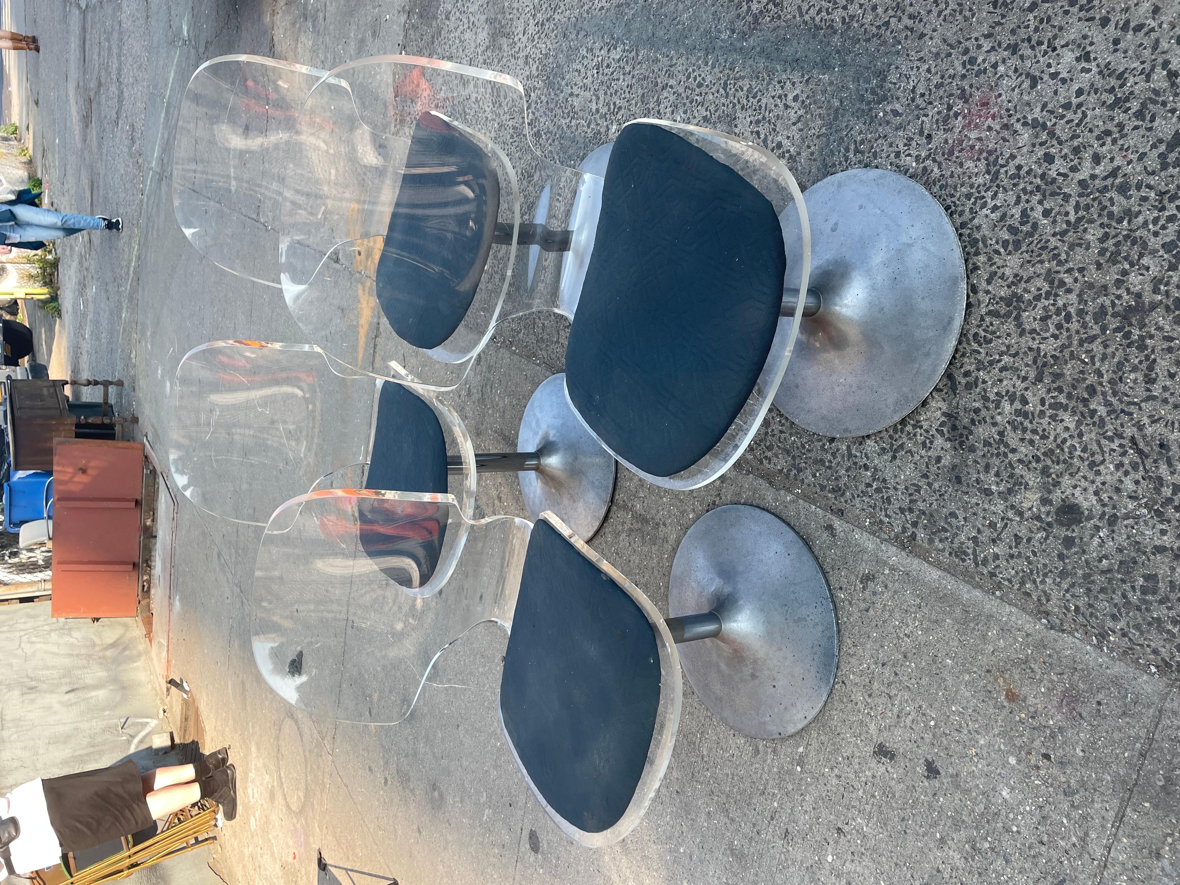 Mid-Century Modern Lucite Dining Chairs In Good Condition For Sale In Brooklyn, NY