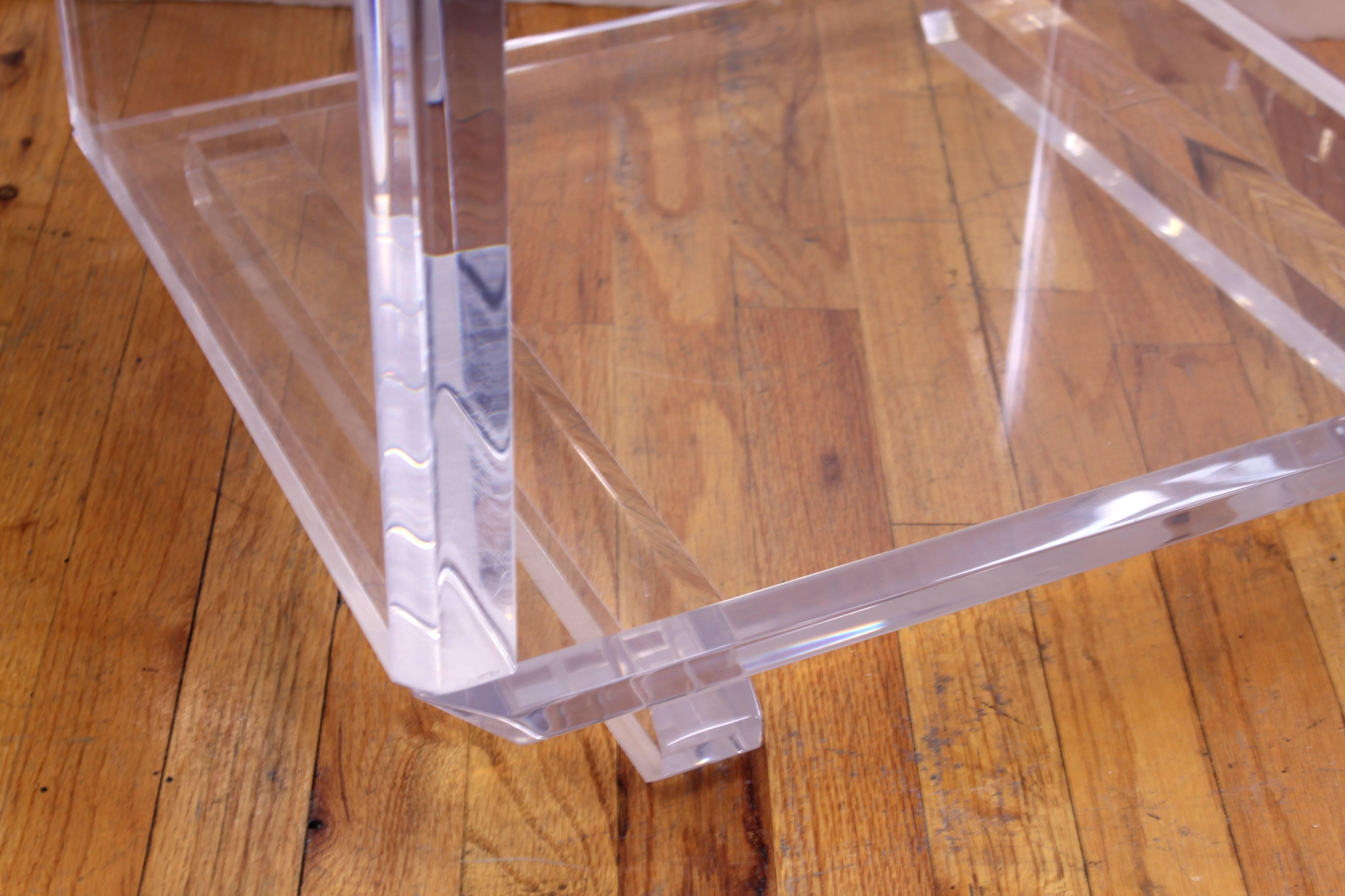 Mid-Century Modern Lucite Display Pedestal 2
