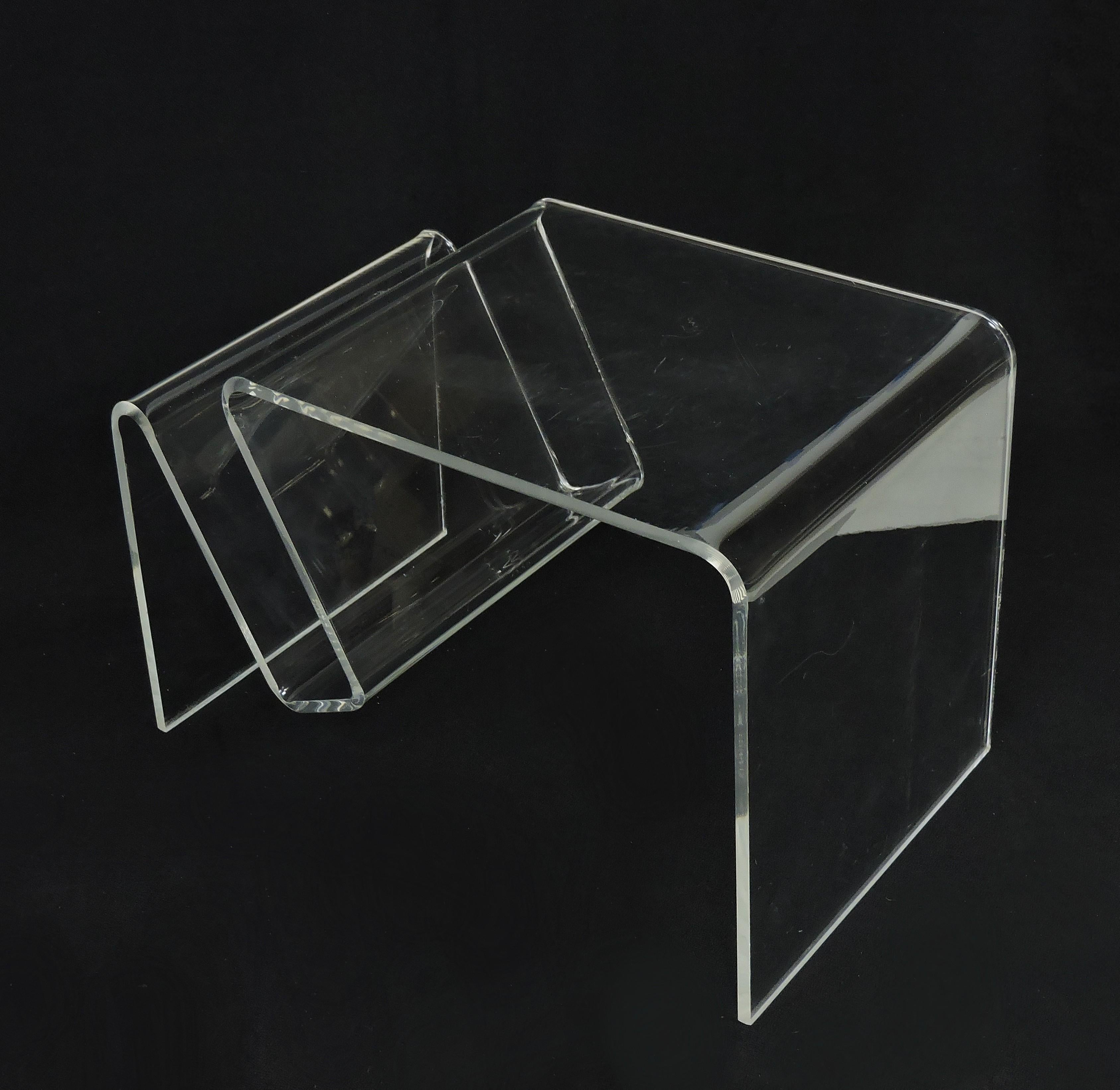 Mid-Century Modern Lucite End Table Magazine Rack or Holder, Neal Small Style In Good Condition In Chesterfield, NJ