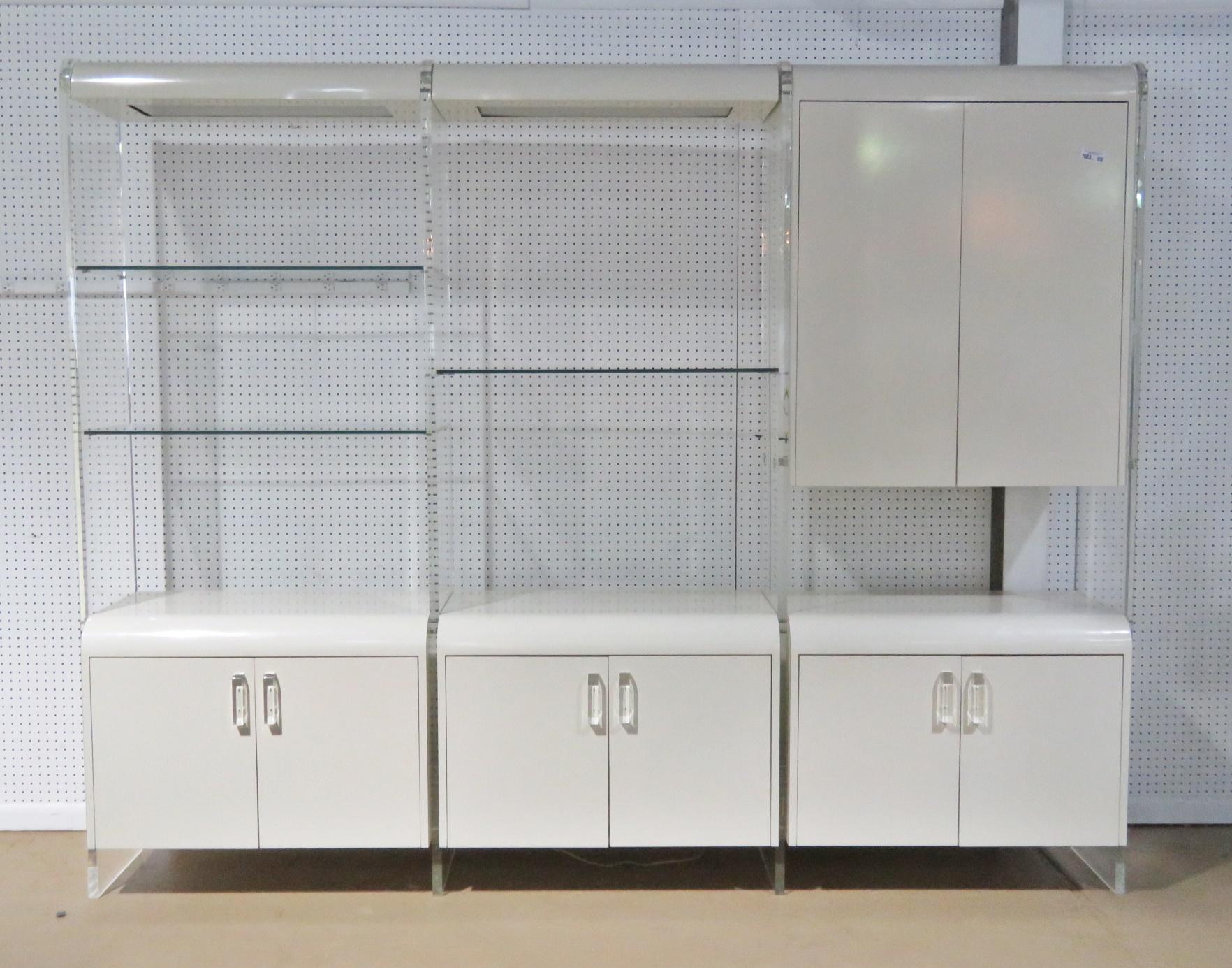 Large modular Mid-Century Modern wall unit offering multiple flexible storage options. Impressive 1