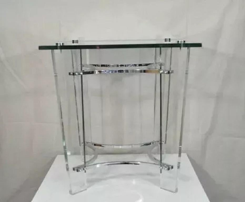 Mid-Century Modern Table d'appoint carrée moderne du milieu du siècle dernier en lucite et verre d'après Charles Hollis Jones en vente