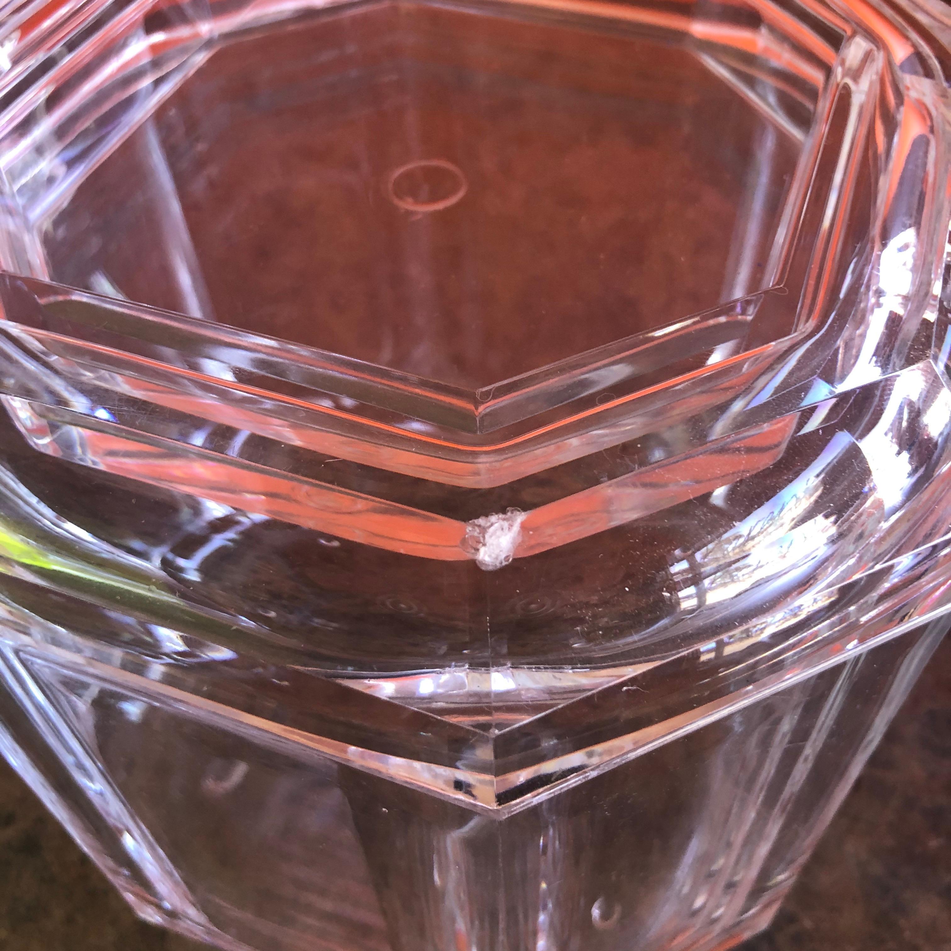 Late 20th Century Mid-Century Modern Lucite Ice Bucket with Handle For Sale