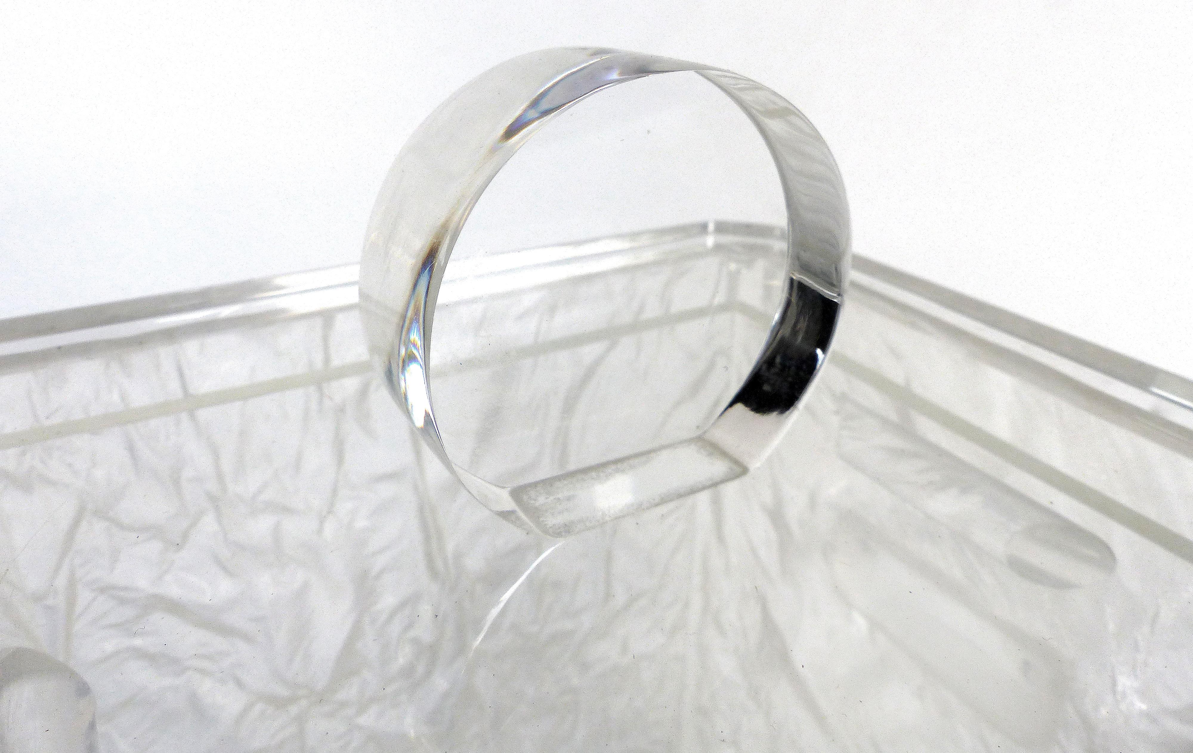 Mid-Century Modern Lucite Ice Bucket with Liner and Cover In Good Condition In Miami, FL