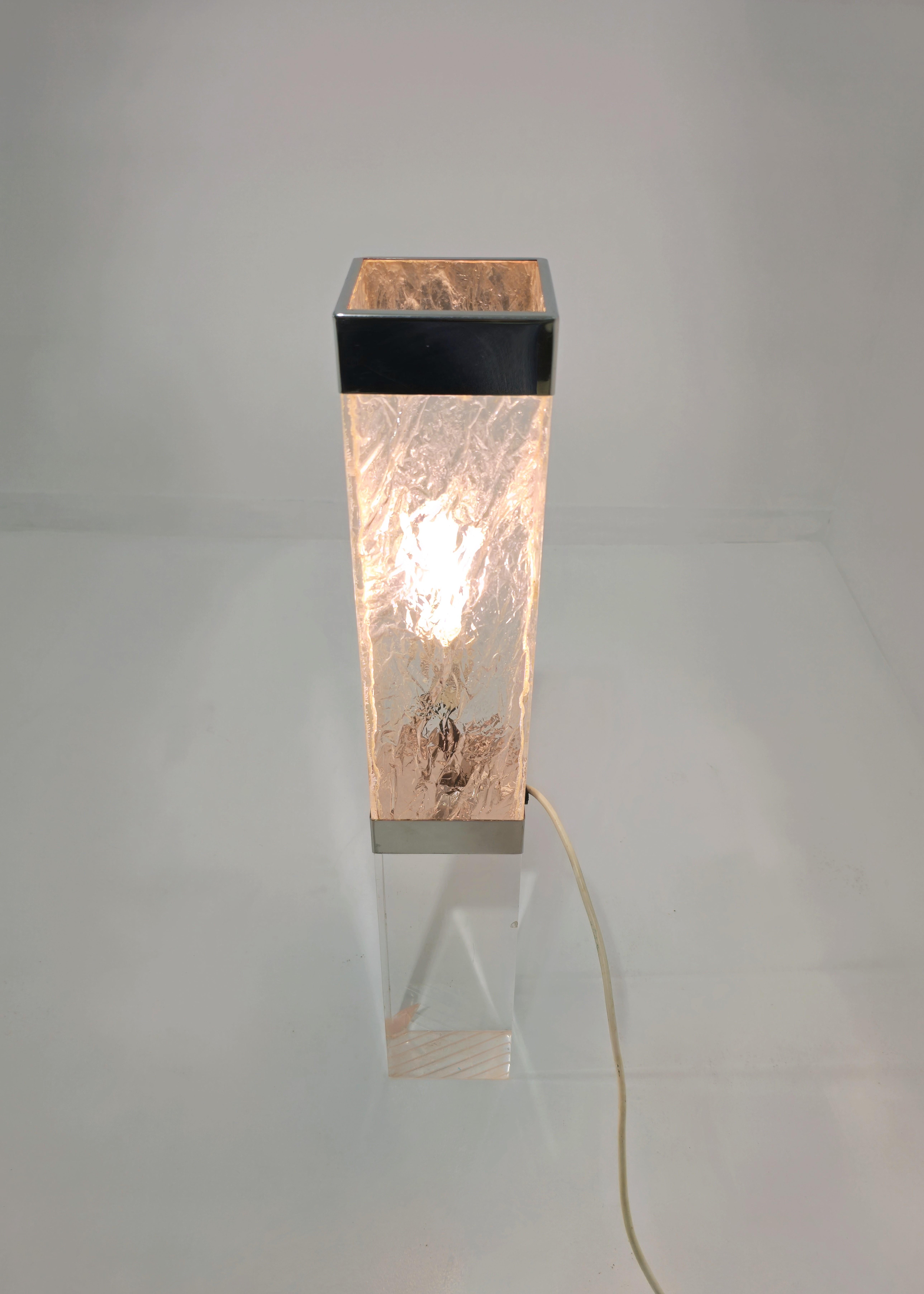 Mid-Century Modern Lucite Italian Table Lamp Design 1970s For Sale 6