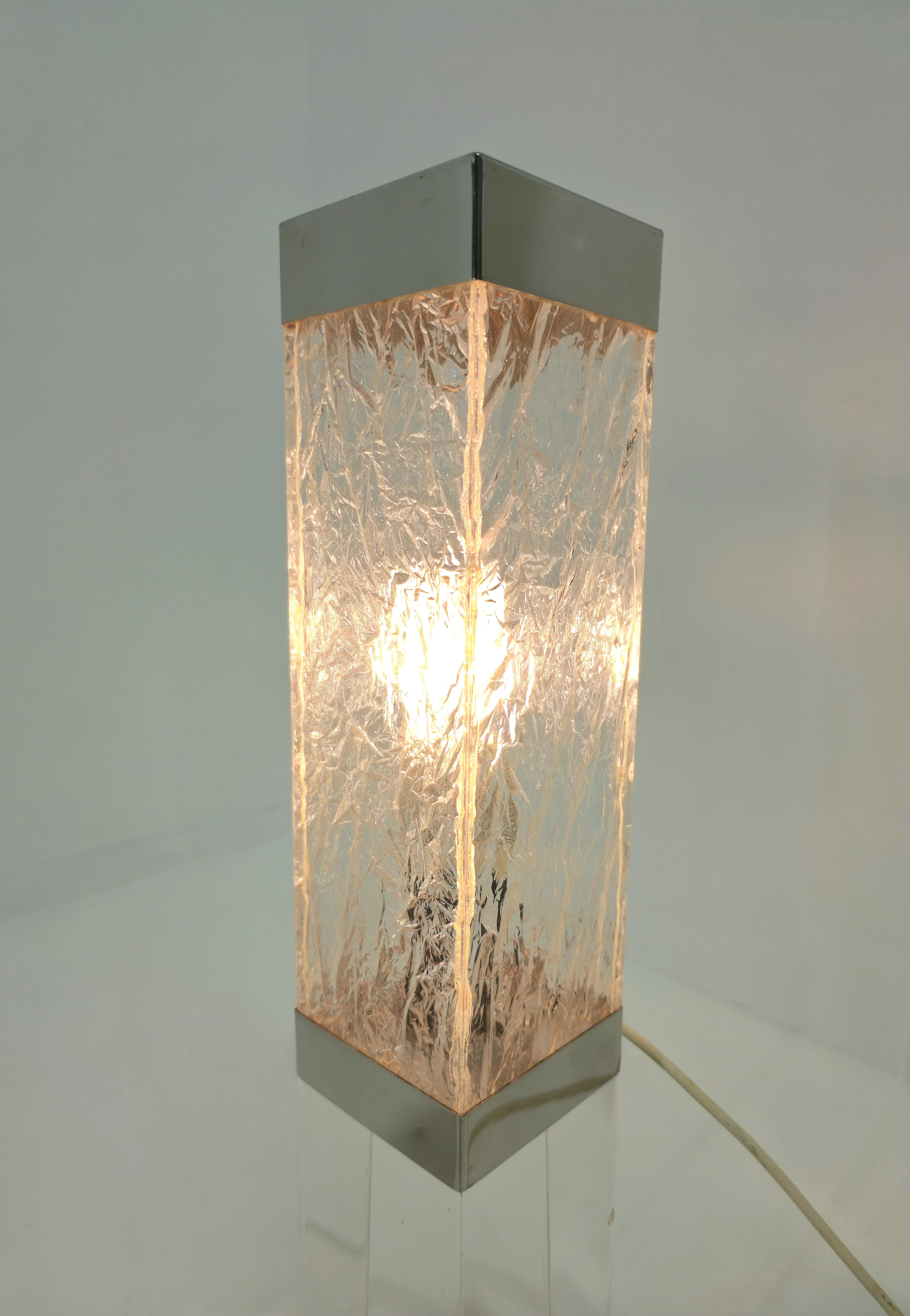 Mid-Century Modern Lucite Italian Table Lamp Design 1970s For Sale 10