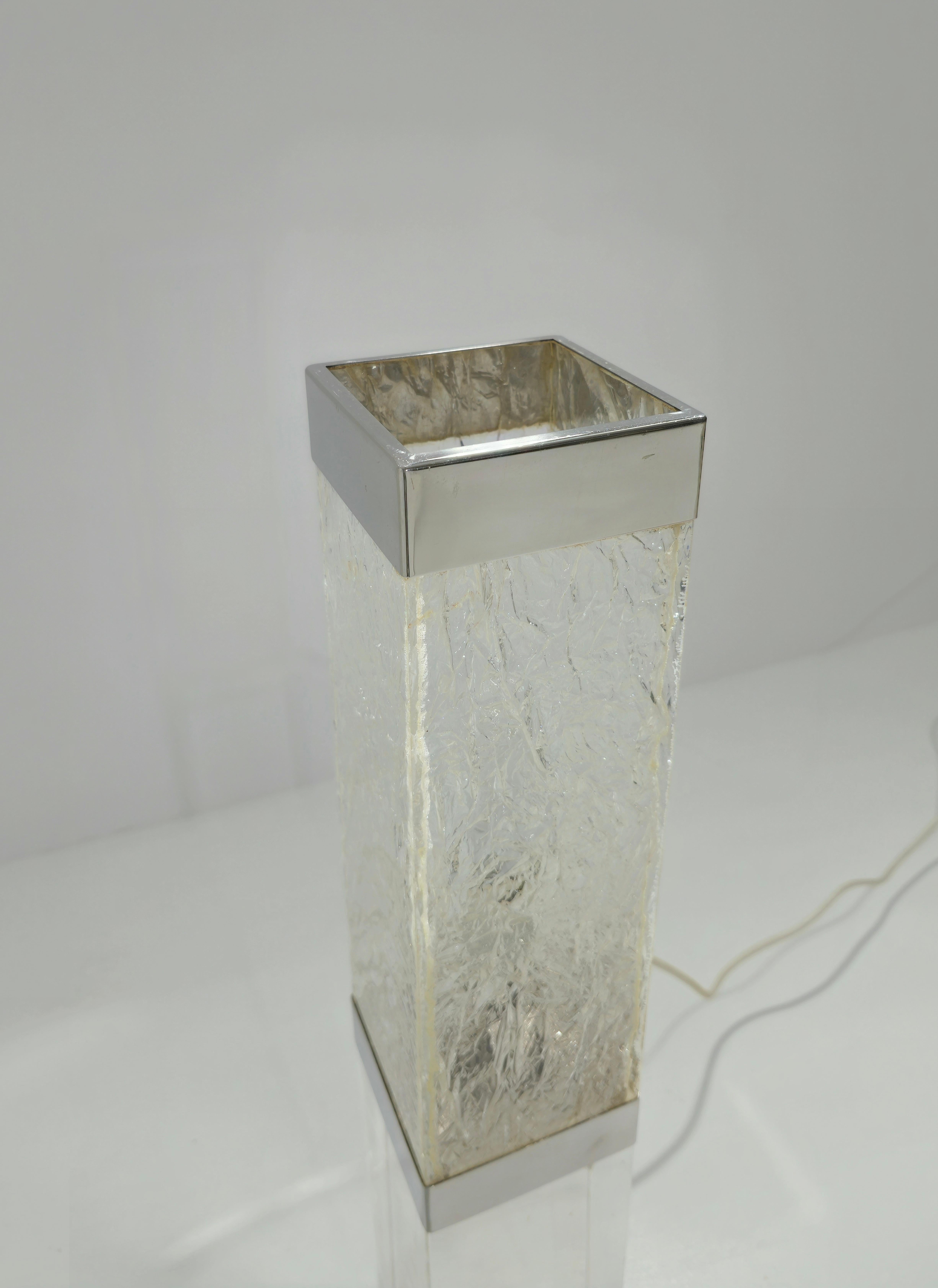 Mid-Century Modern Lucite Italian Table Lamp Design 1970s For Sale 1