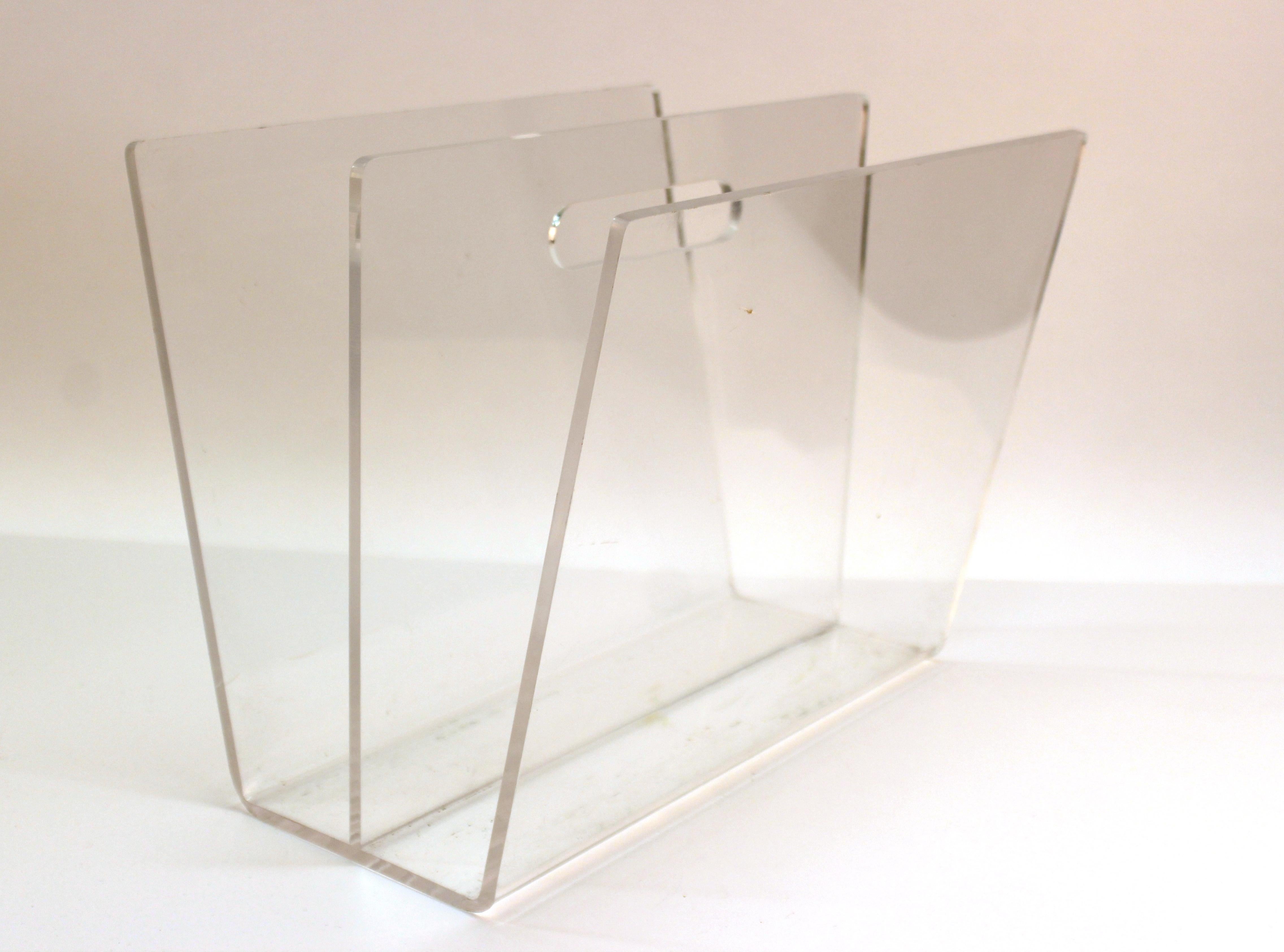 Mid-Century Modern Lucite Magazine Rack In Good Condition In New York, NY