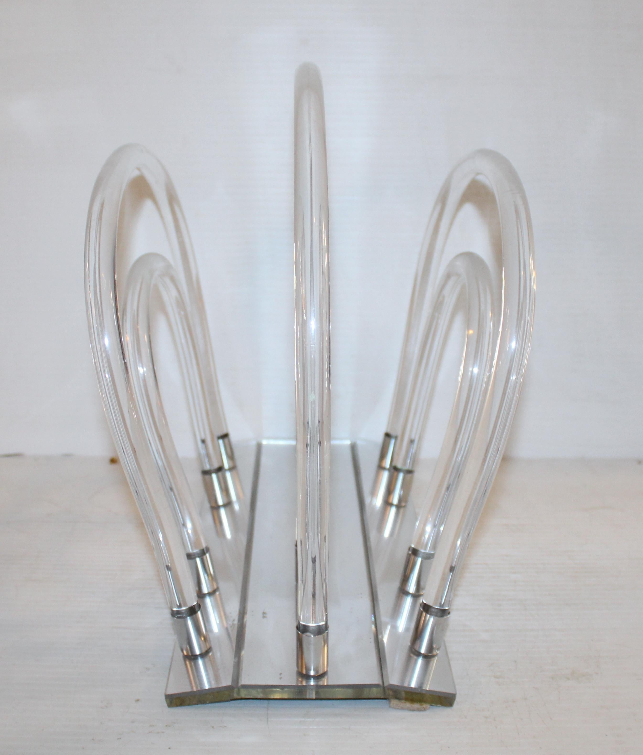 Portariviste in lucite moderno di metà secolo in vendita 1