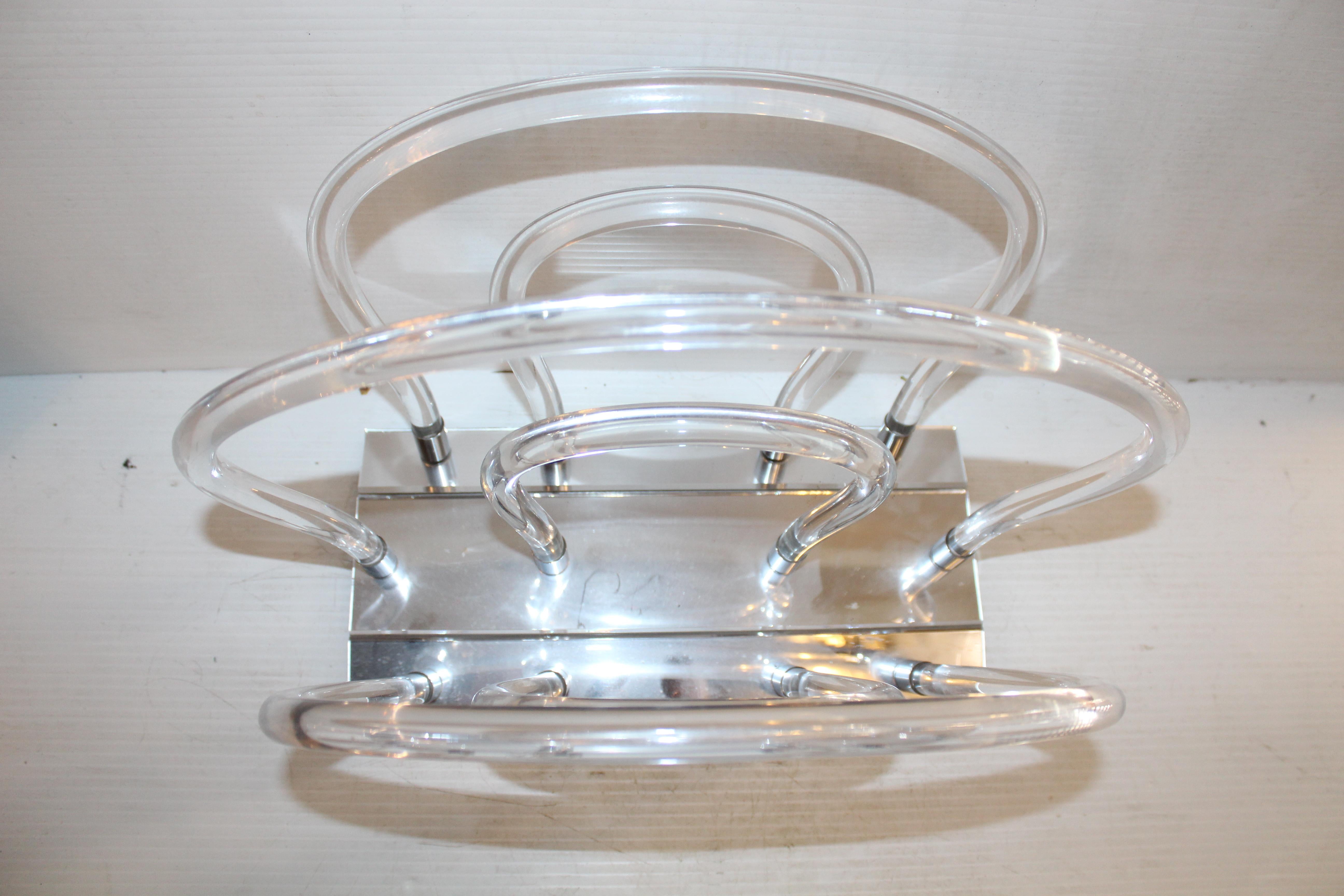 Lucite Portariviste in lucite moderno di metà secolo in vendita