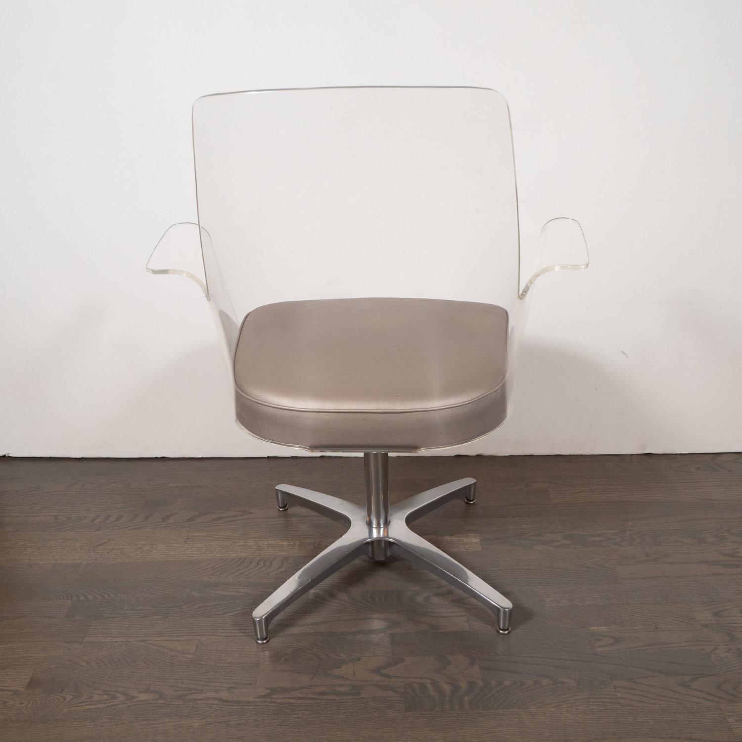 Silla Auxiliar de Lucite, Cuero Metálico y Cromo con Forma de X, Moderna de Mediados de Siglo en venta 1