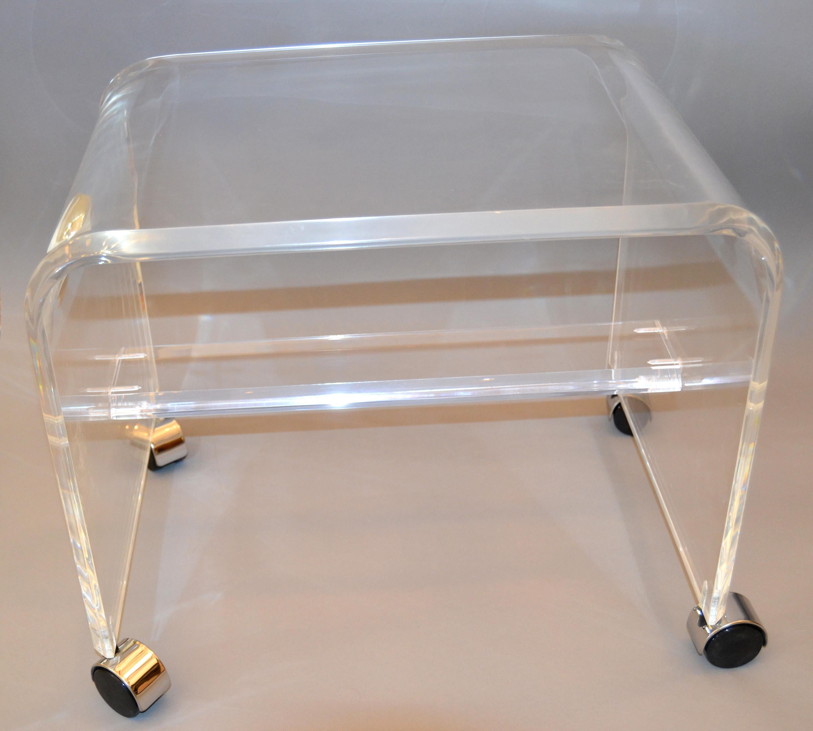 Mid-Century Modern Lucite or Acrylic Stool, Vanity Stool on Chrome Casters In Good Condition In Miami, FL
