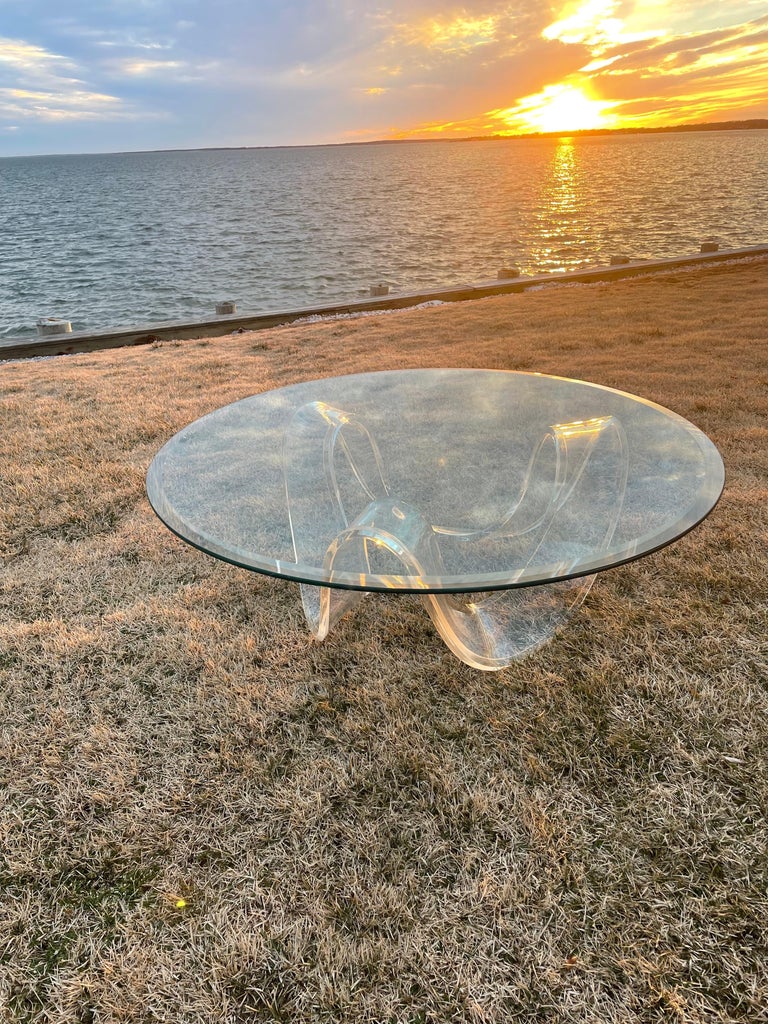 Mid Century Modern Lucite Ribbon Coffee Table For Sale at 1stDibs