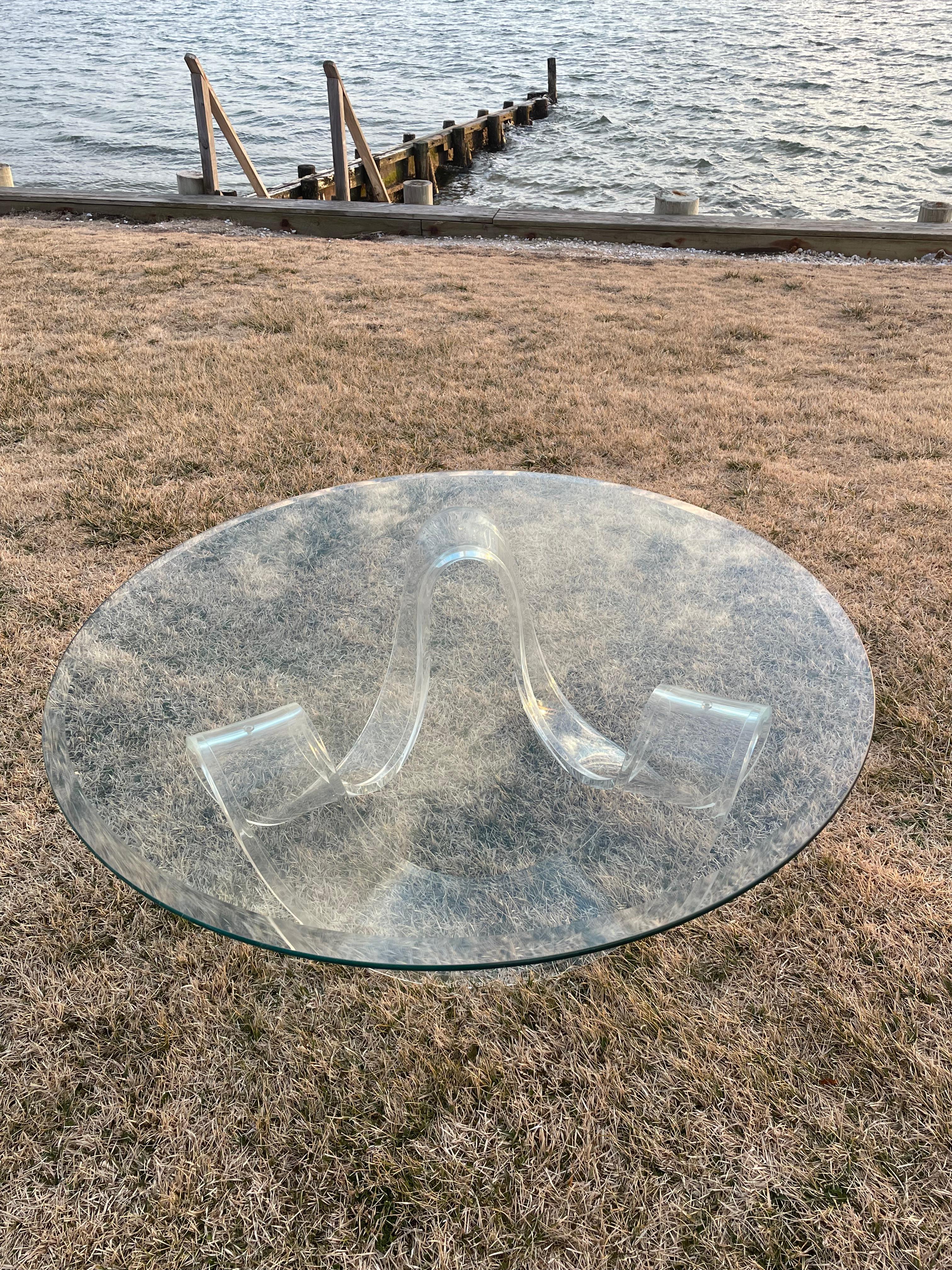 Mid Century Modern Lucite Ribbon Coffee Table  For Sale 5