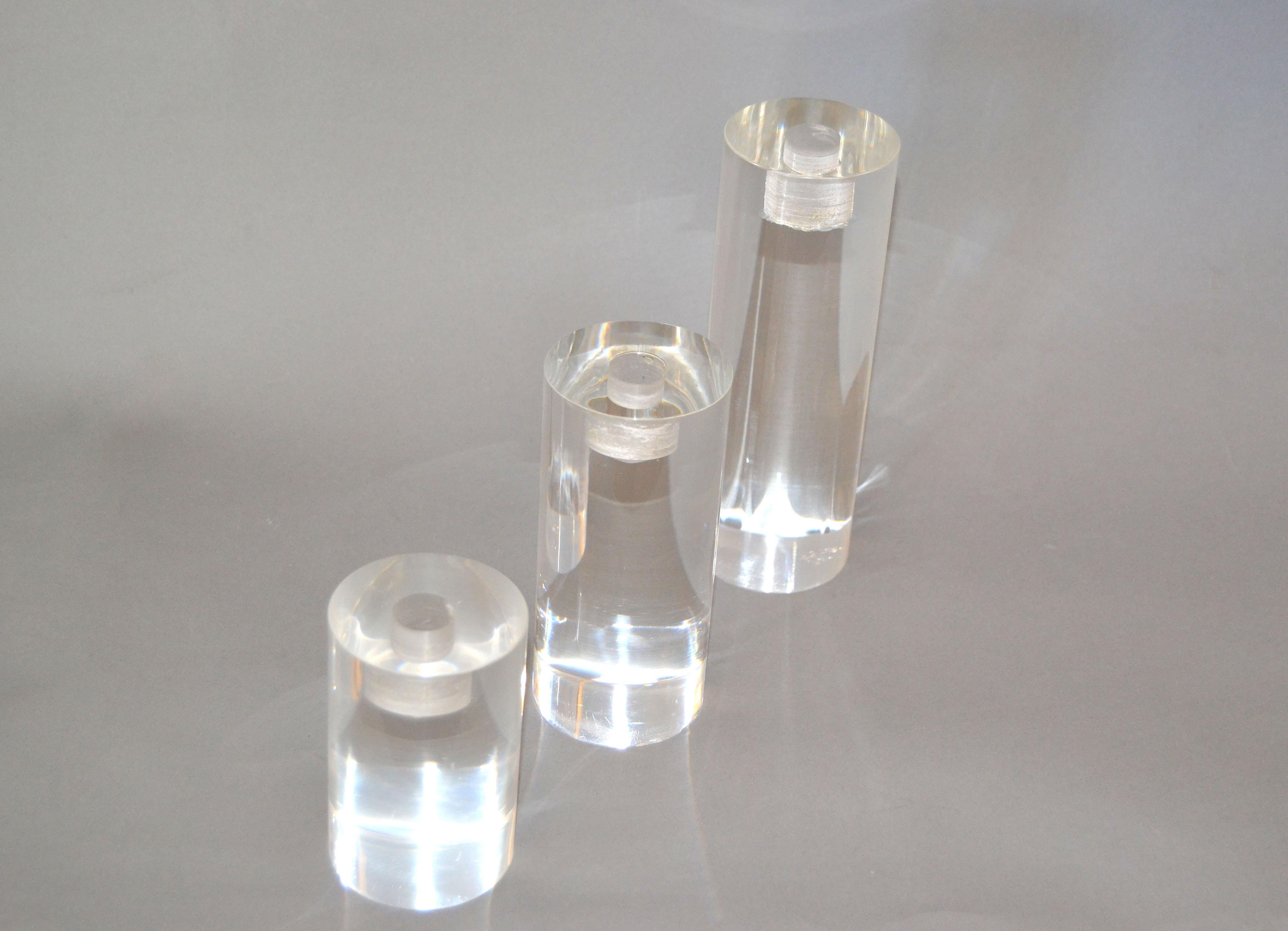 Nesting Set of 3 Mid-Century Modern Lucite Handmade Round Candleholders  In Good Condition For Sale In Miami, FL
