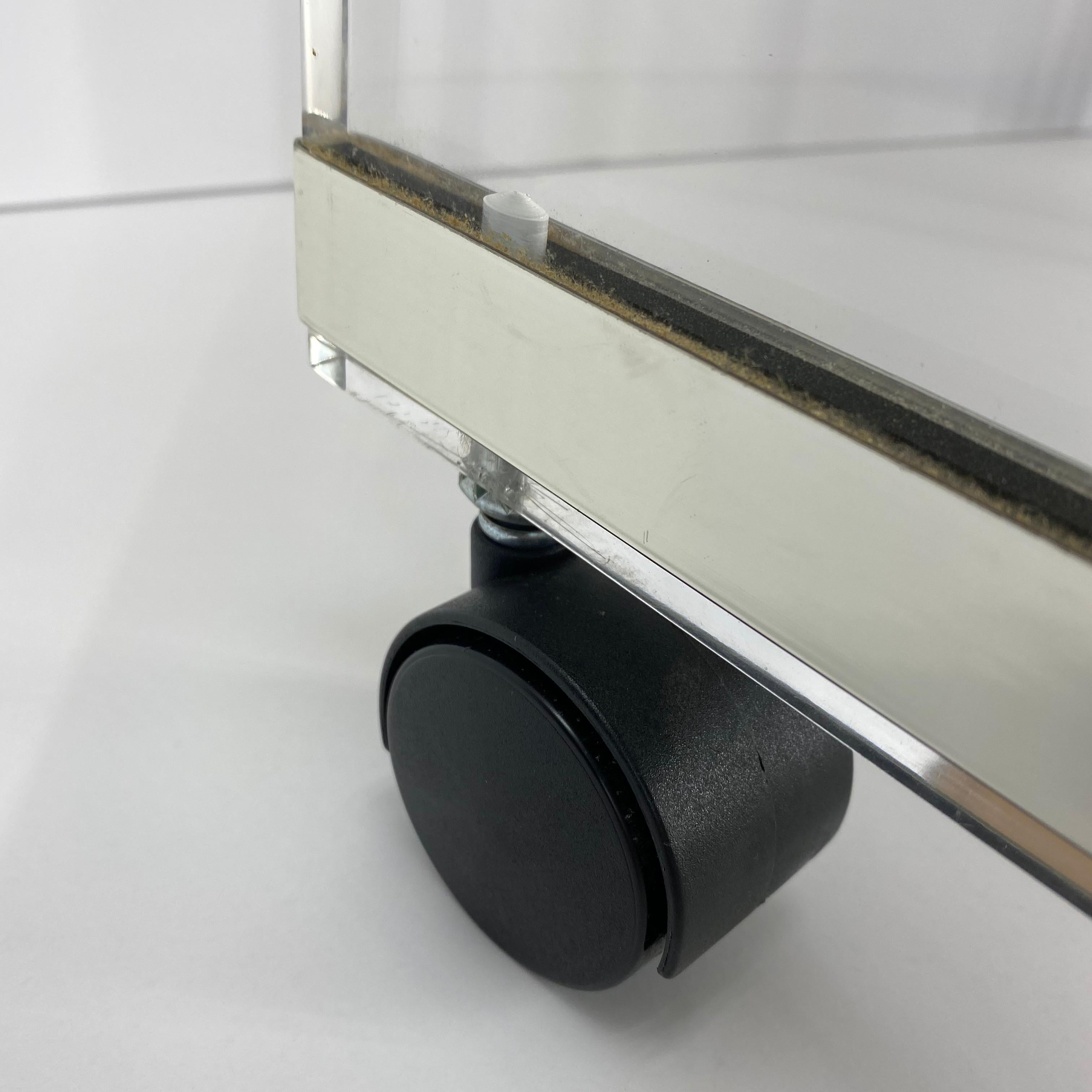 Sgabello a cascata in lucite di metà secolo moderno con rivestimento in finta pelle di serpente in vendita 5