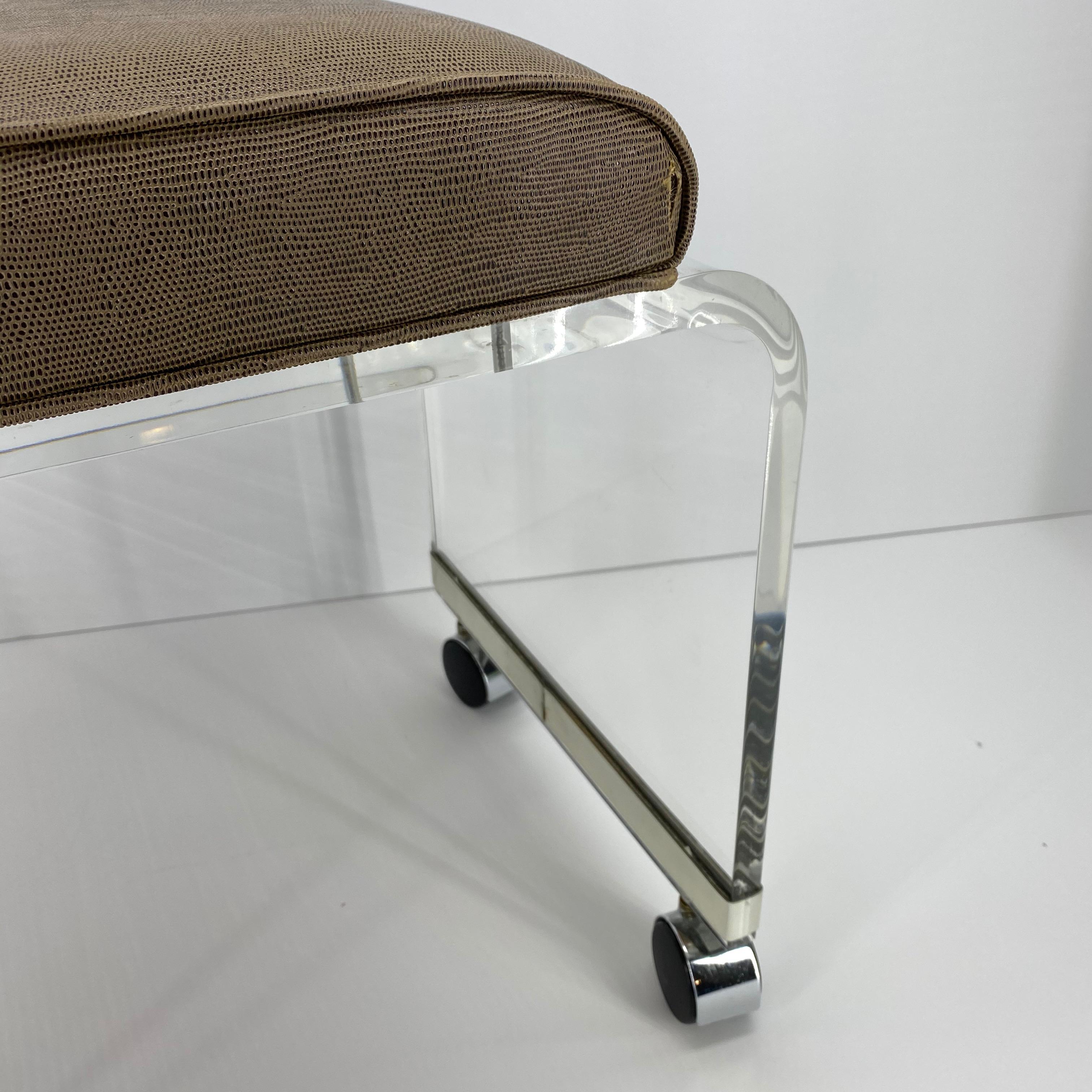 Mid-Century Modern Lucite Waterfall Bench Stool With Faux Snake Skin Upholstery For Sale 7