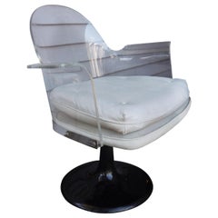 Silla giratoria de lucita moderna de mediados de siglo