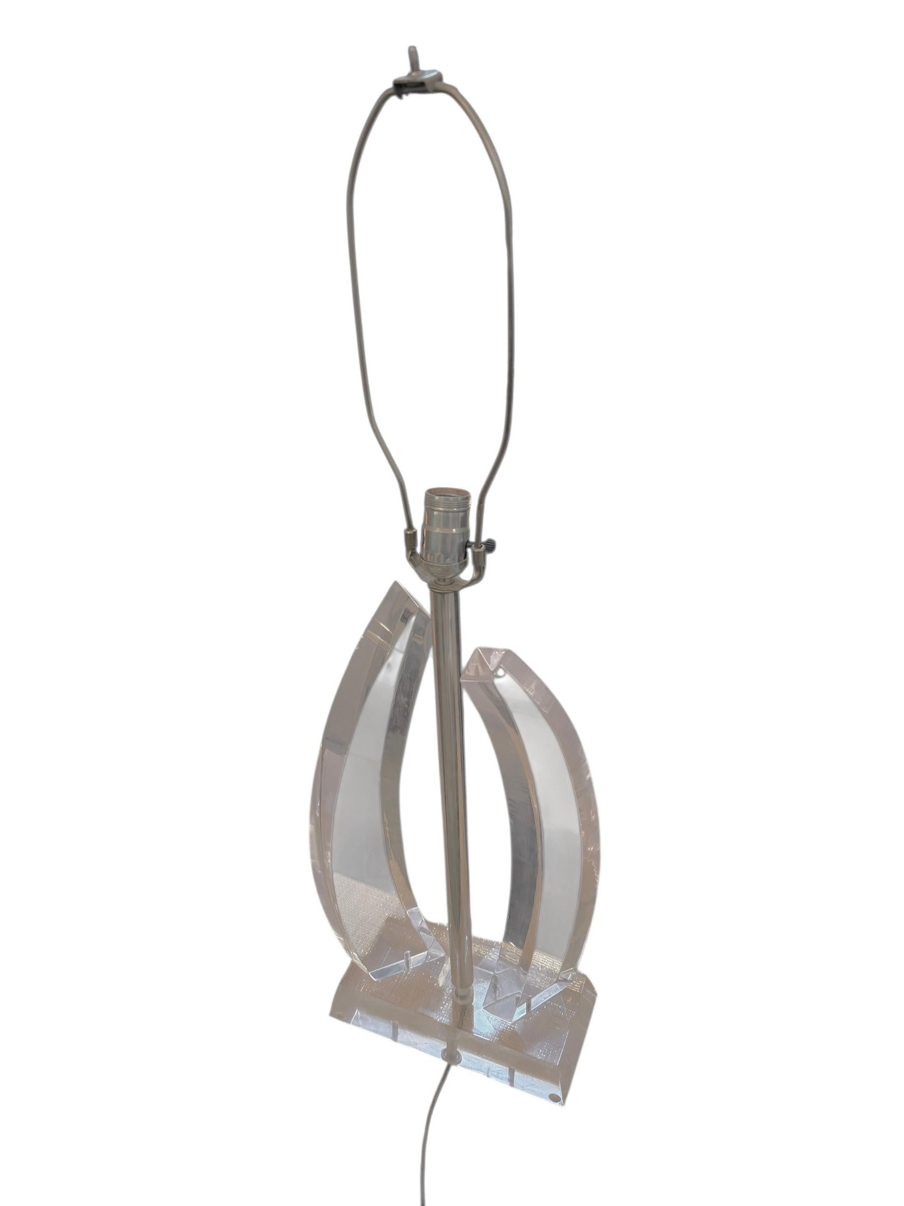 American Mid-Century Modern Lucite Table Lamp