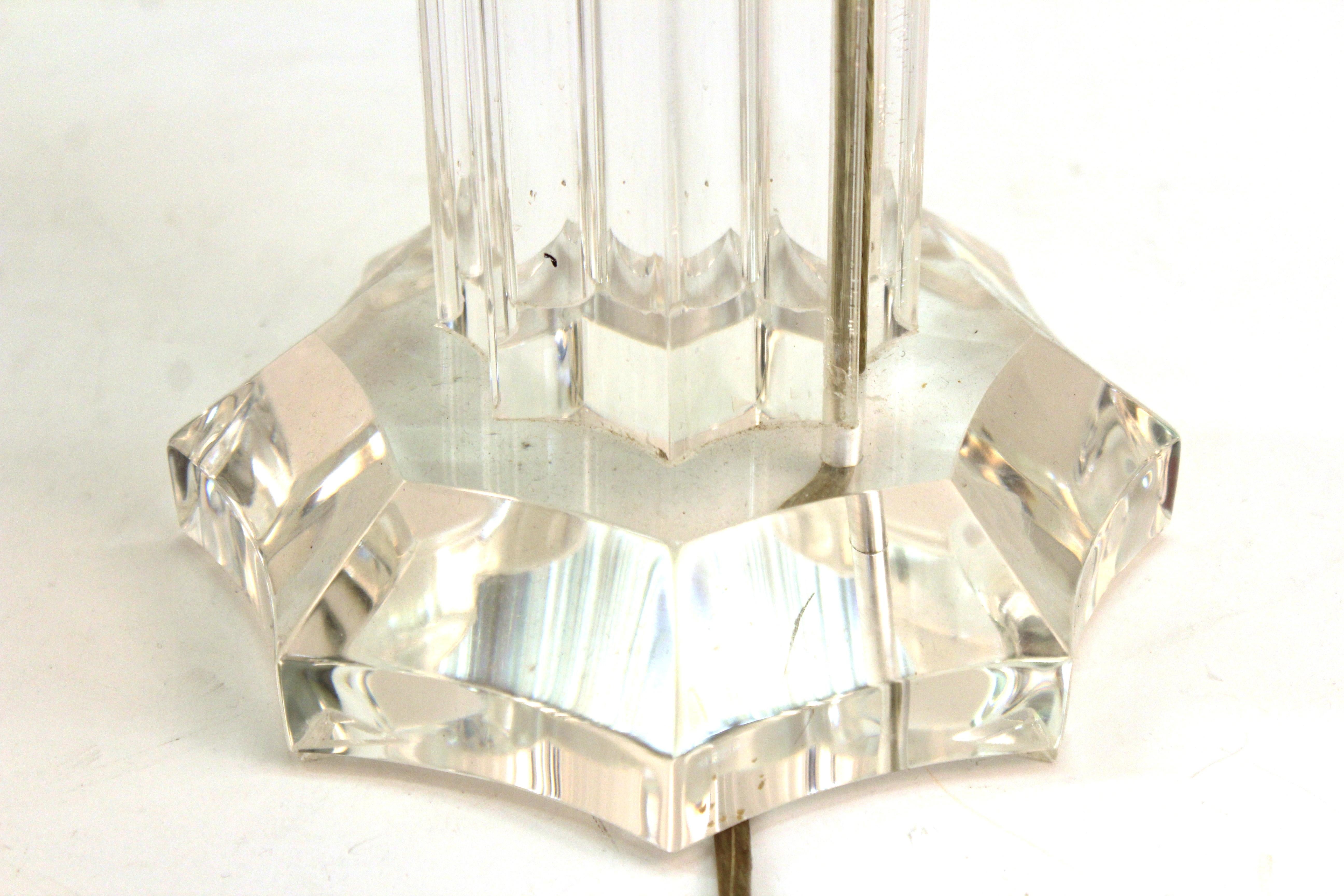 Mid-Century Modern Lucite Table Lamp with Lucite Shade For Sale 7