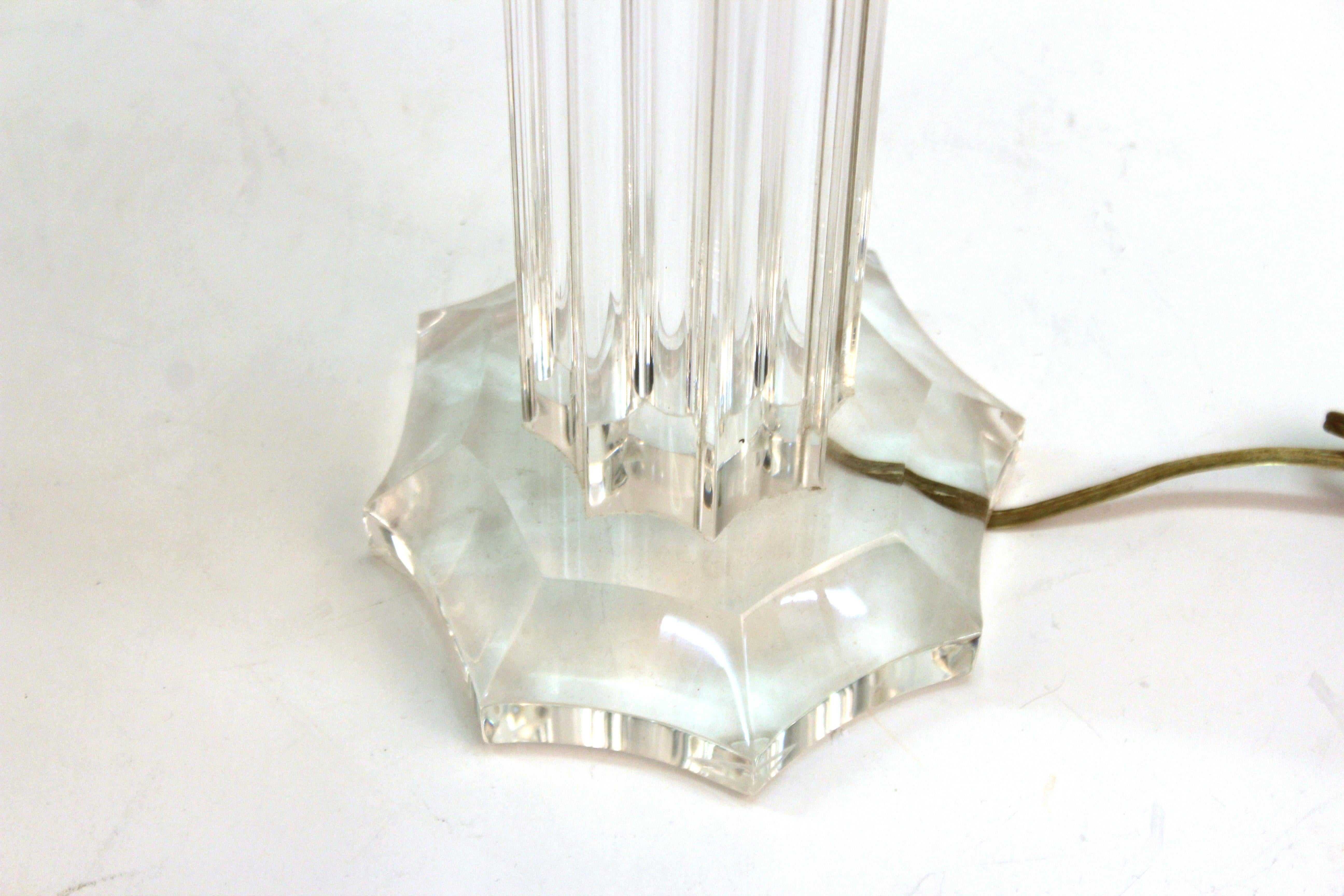 20th Century Mid-Century Modern Lucite Table Lamp with Lucite Shade For Sale