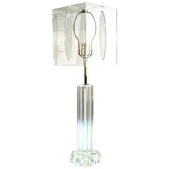 Lampe de table en lucite mi-siècle moderne avec abat-jour en lucite