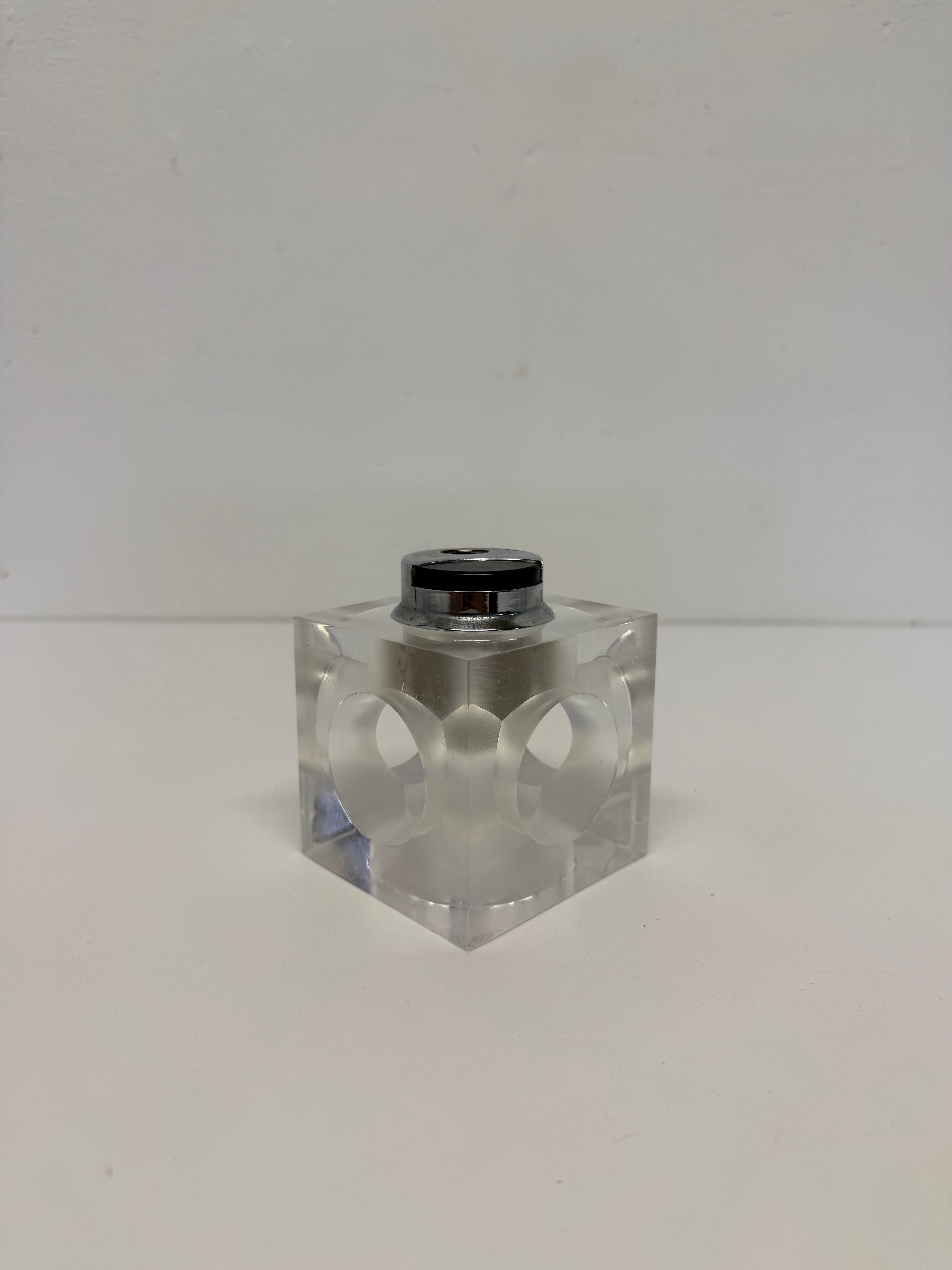 Grand briquet de table en acrylique et chrome, Espagne, années 1970.