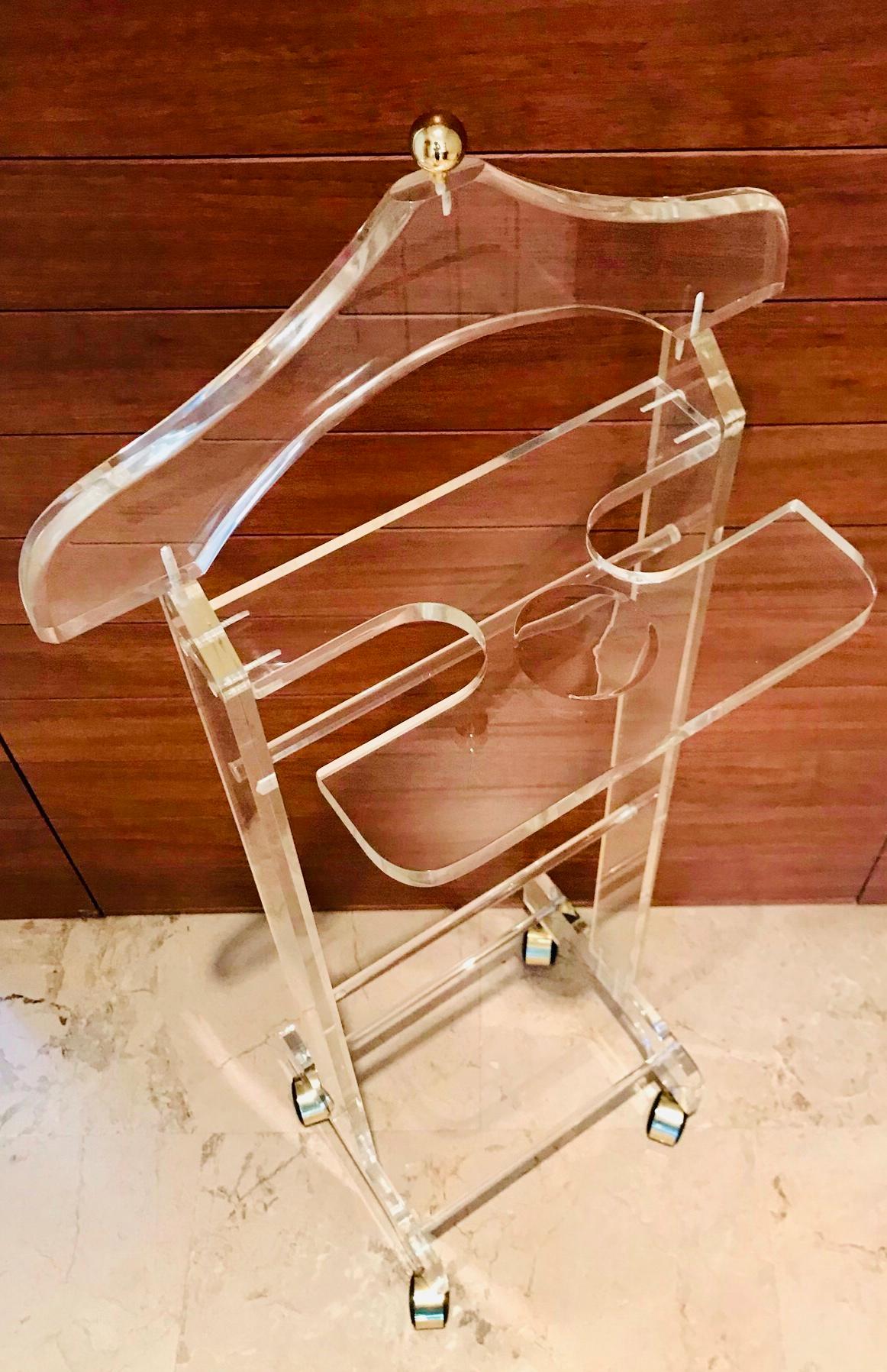 Hollywood Regency Mid-Century Modern Lucite Valet Stand Dressboy with Wheels For Sale
