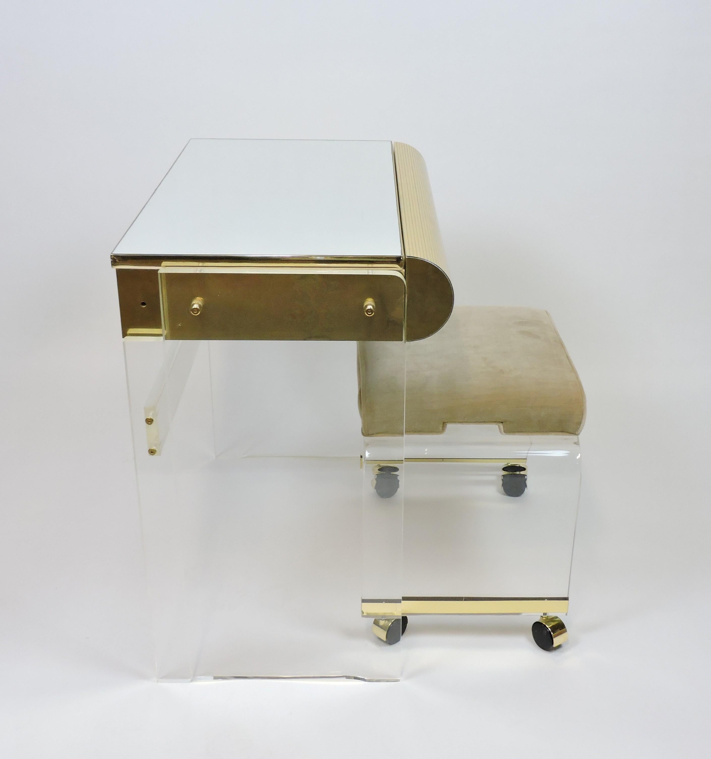 Mid-Century Modern Lucite Vanity and Stool by Hill Manufacturing In Good Condition In Chesterfield, NJ