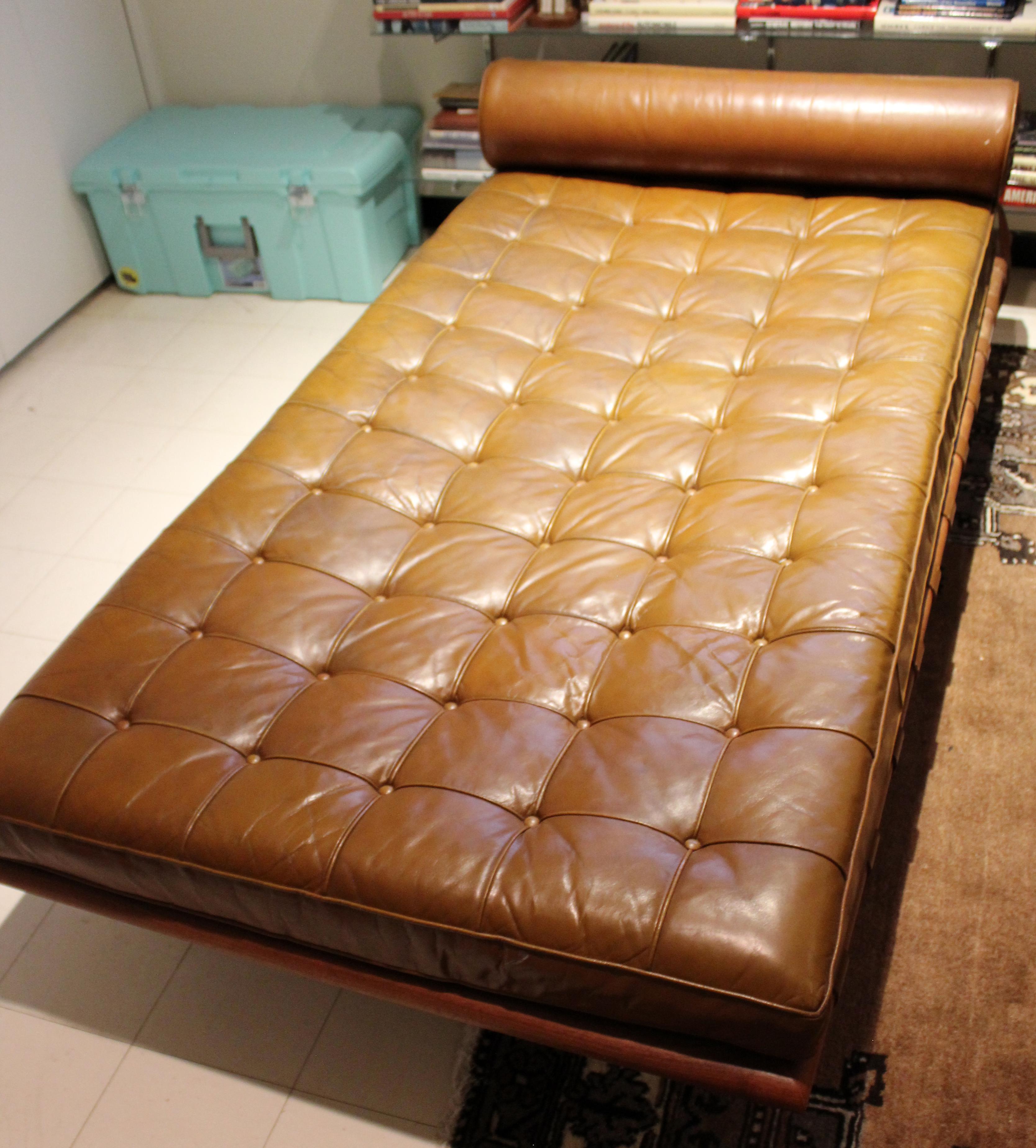 Mid-20th Century Mid-Century Modern Ludwig Mies van der Rohe Brown Barcelona Daybed Chaise 1960s