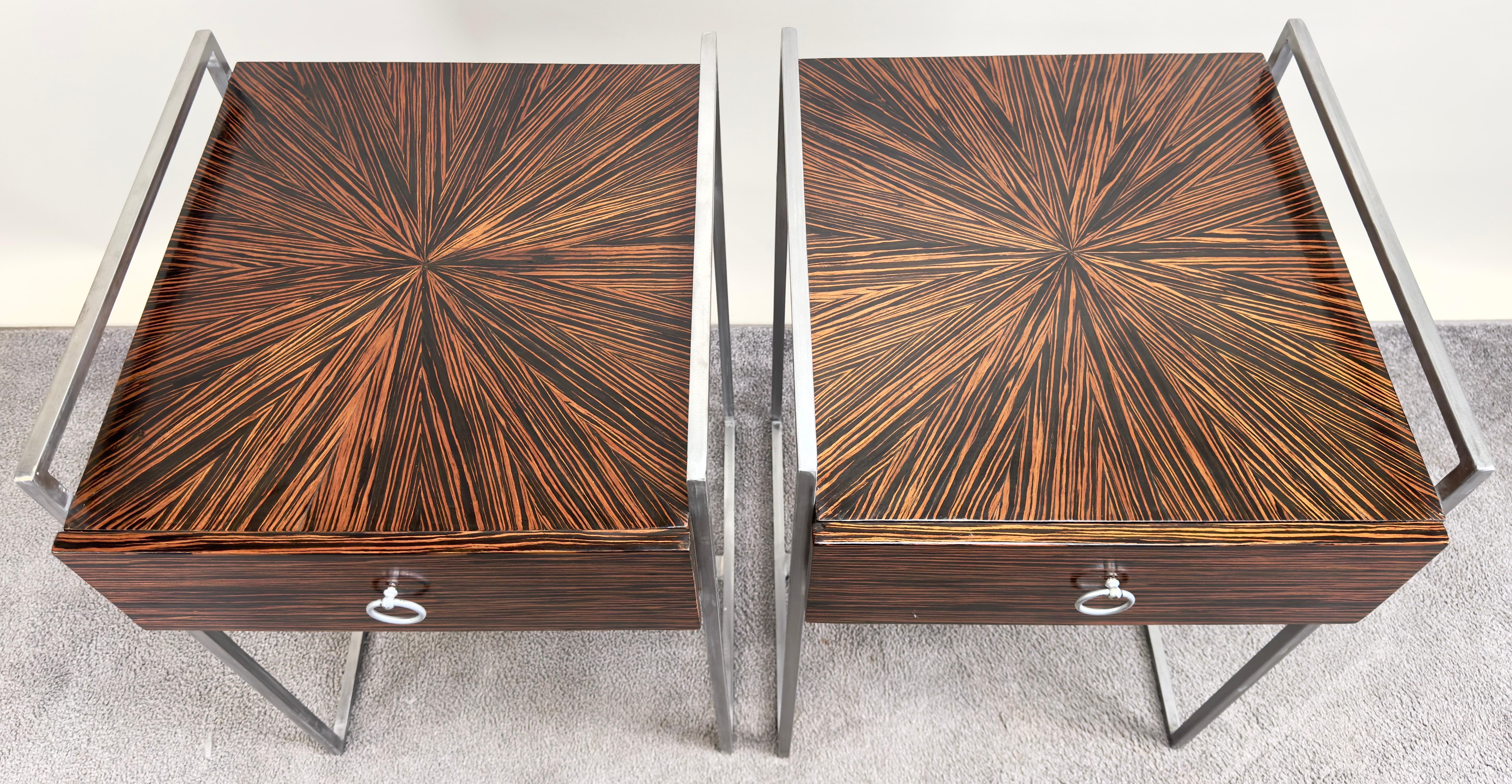 Mid-Century moderno Comodino o tavolino da notte in ferro e design Macassar Zebra, una coppia in vendita