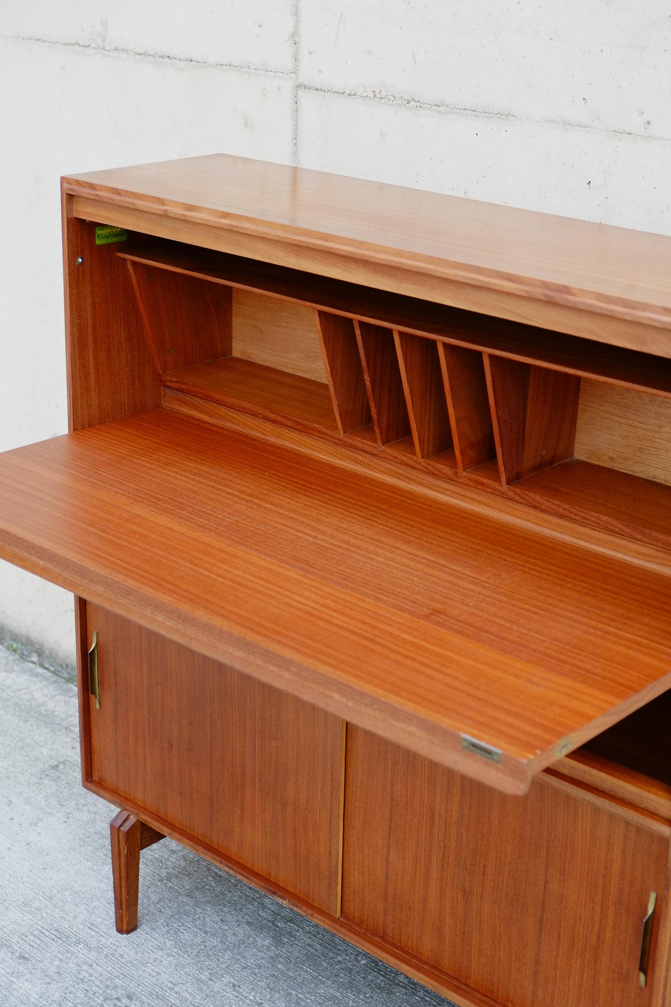 Armario secreter Mad Men moderno de mediados de siglo by Beaver and Tapley mediados del siglo XX en venta
